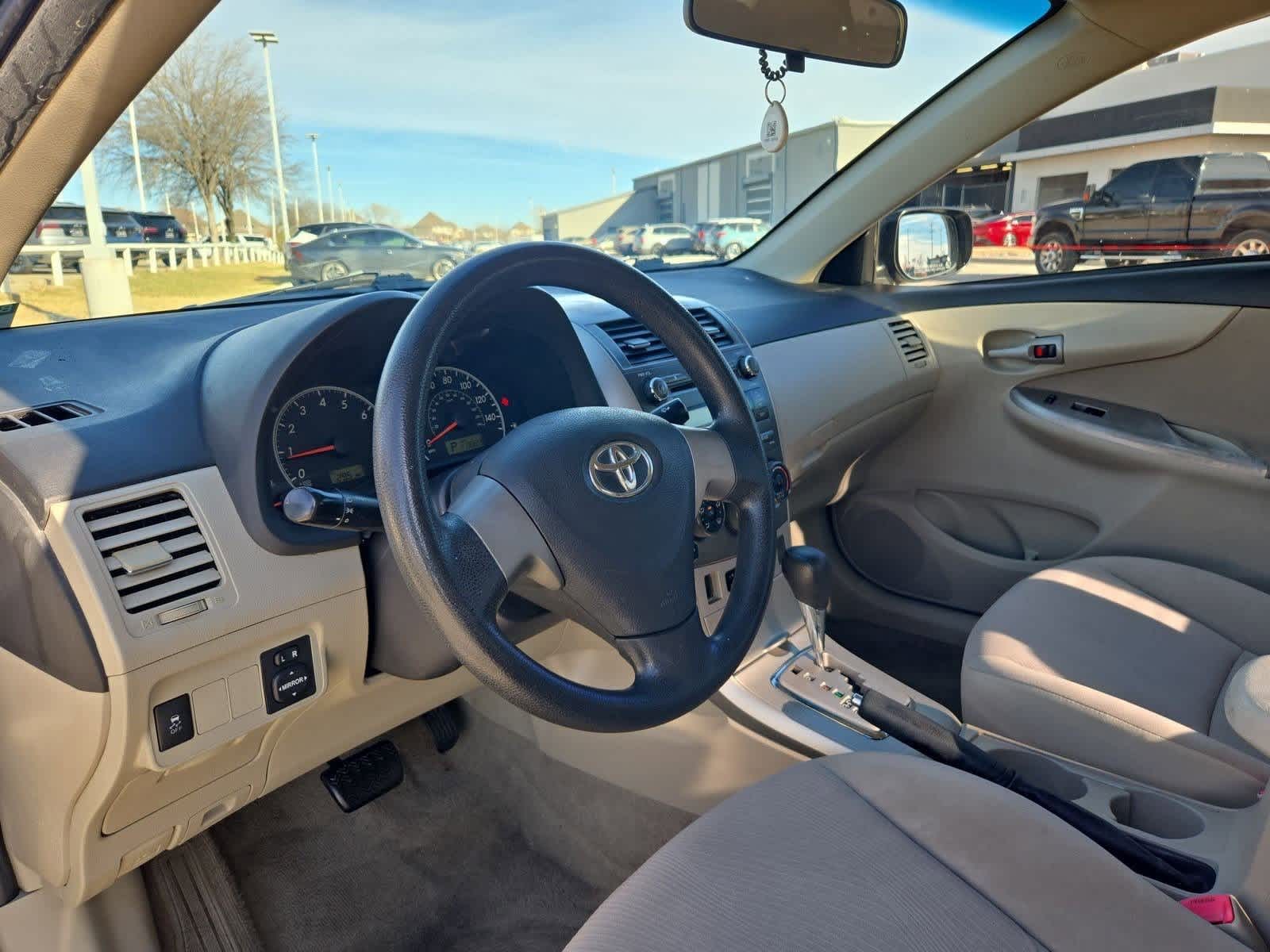 Thumbnail: 2011 Toyota Corolla - 2