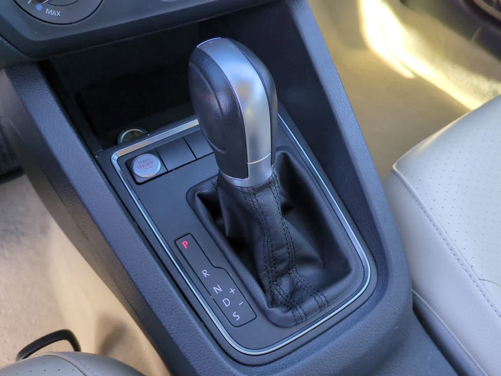 Thumbnail: 2015 Volkswagen Jetta - 30