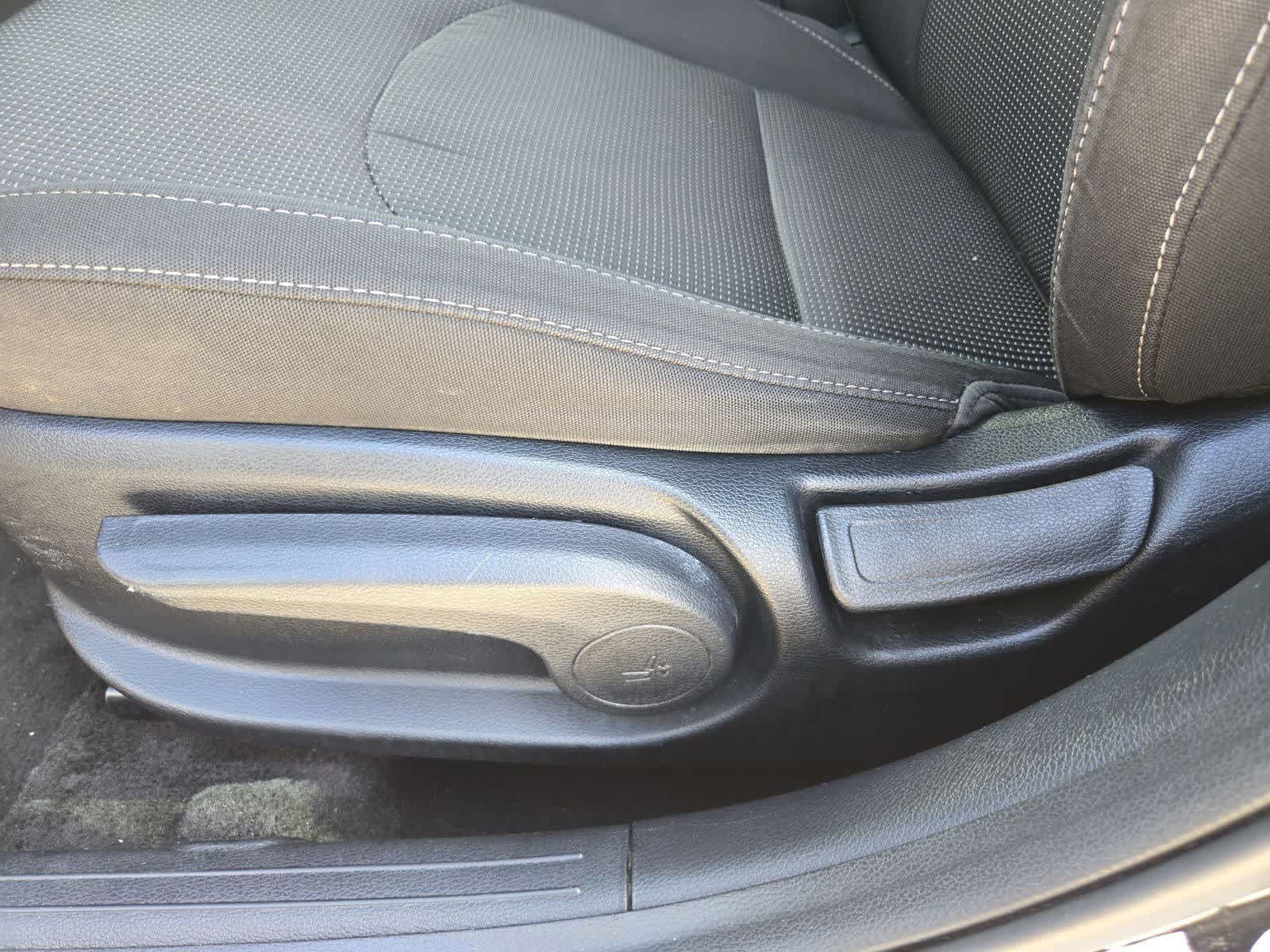 Thumbnail: 2019 Kia Forte - 16