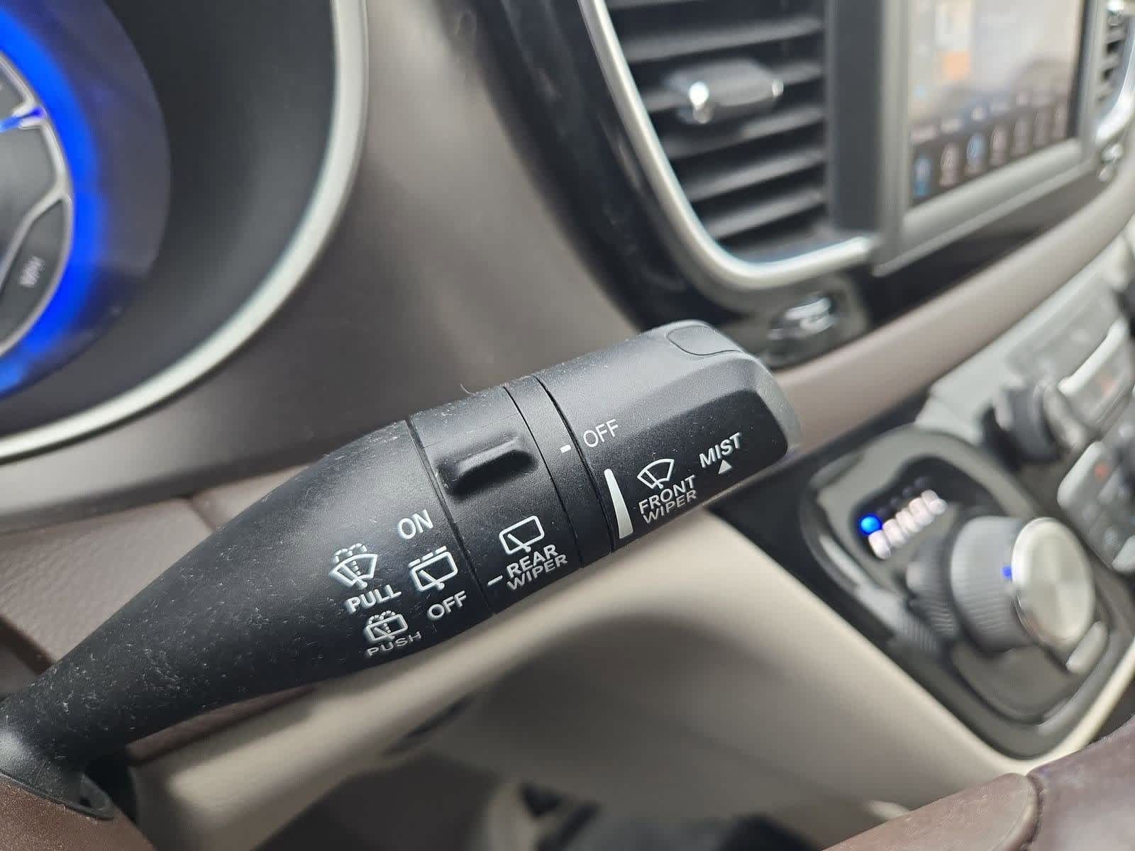 Thumbnail: 2018 Chrysler Pacifica - 24