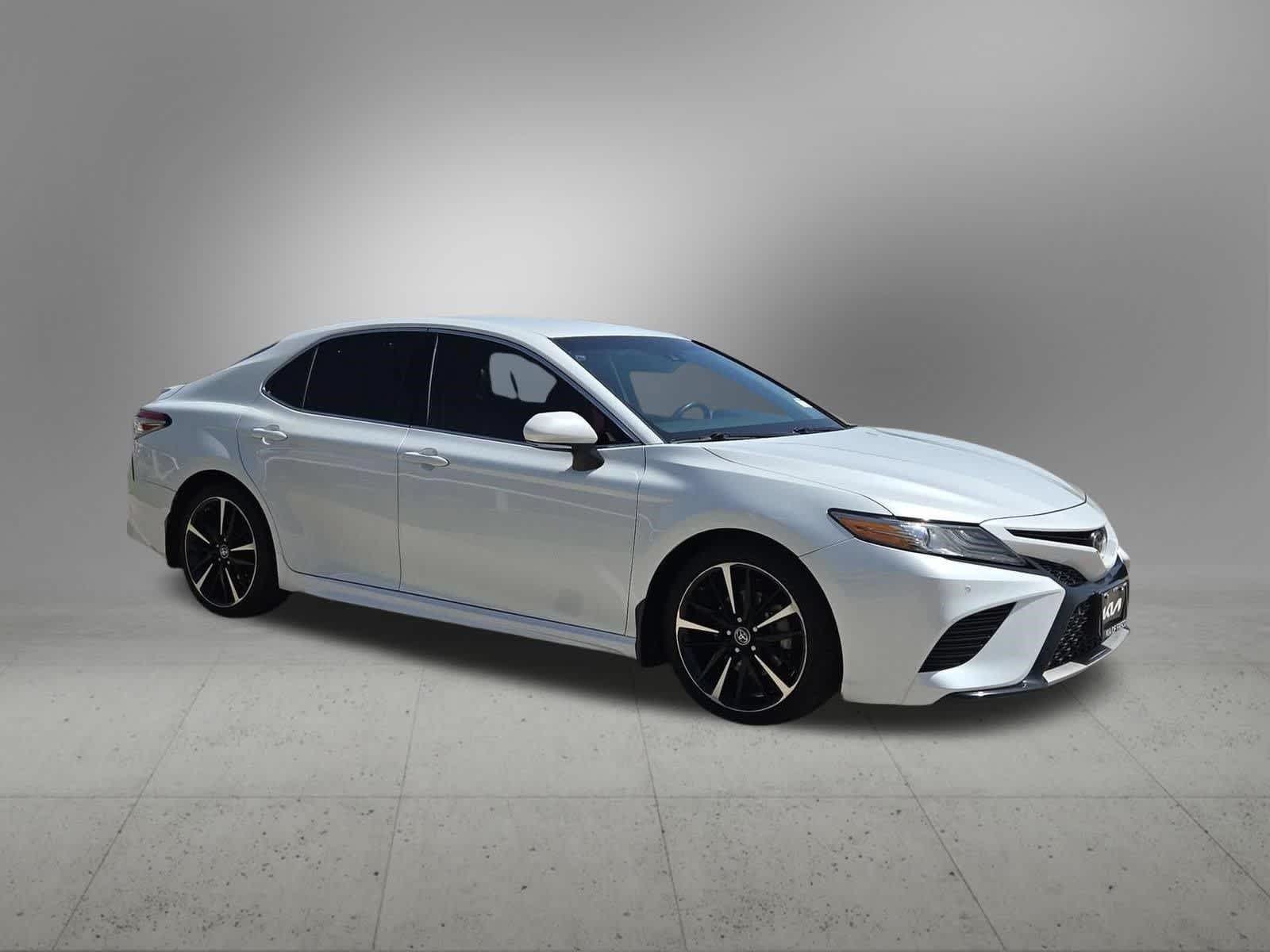 2018 Toyota Camry XSE - Photo 8