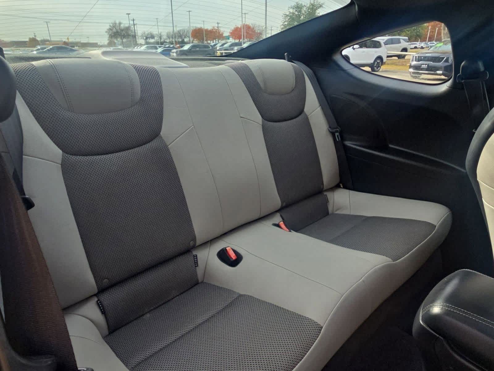 Thumbnail: 2013 Hyundai Genesis - 18