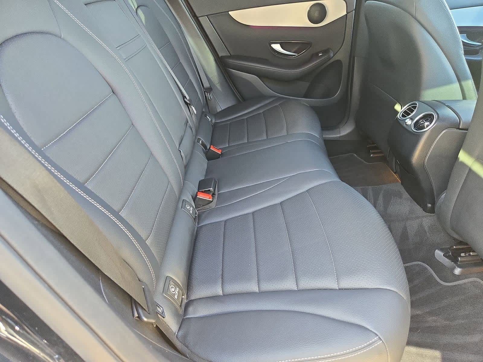 Thumbnail: 2022 Mercedes-Benz GLC - 19