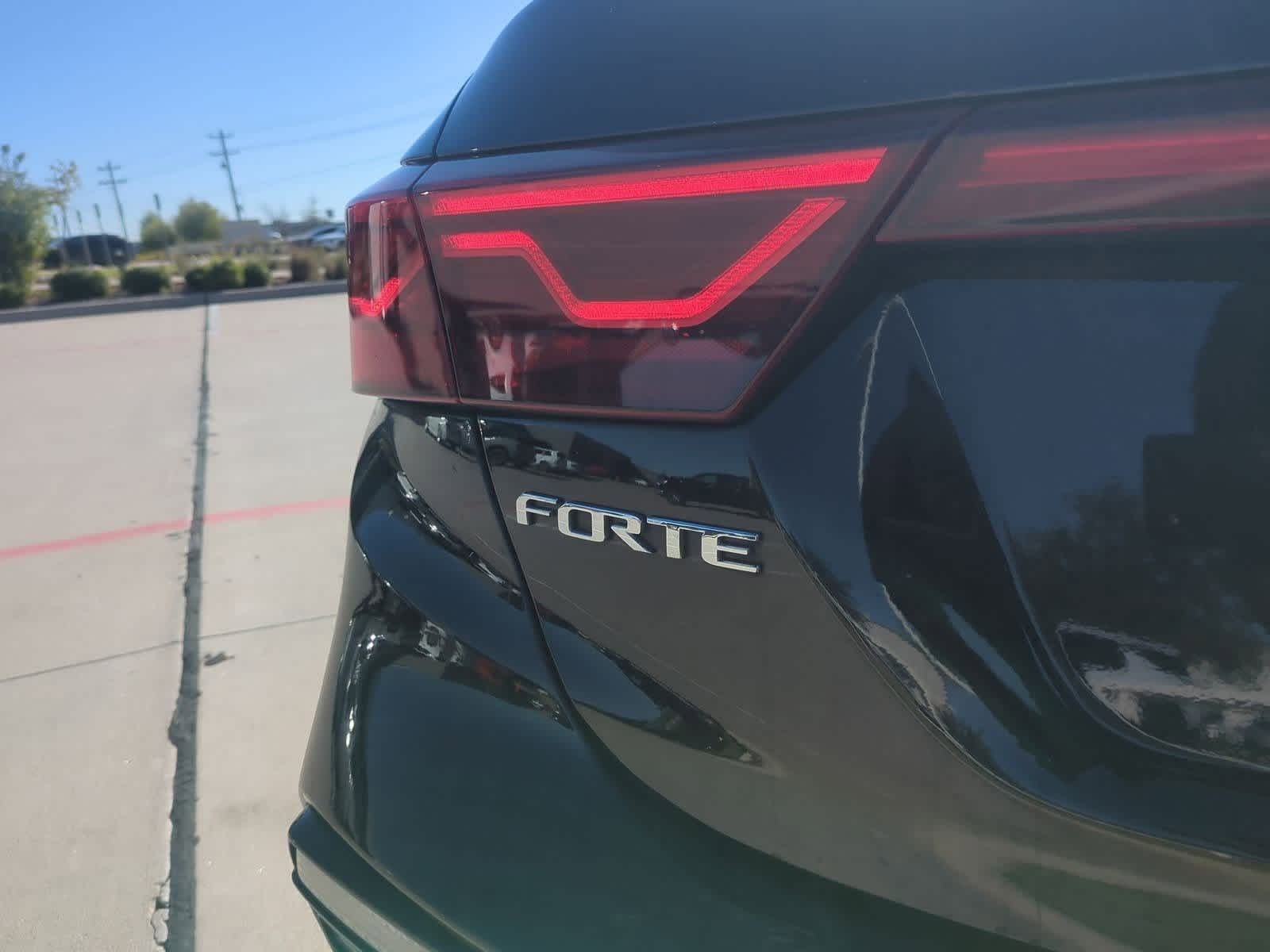 Thumbnail: 2021 Kia Forte - 12