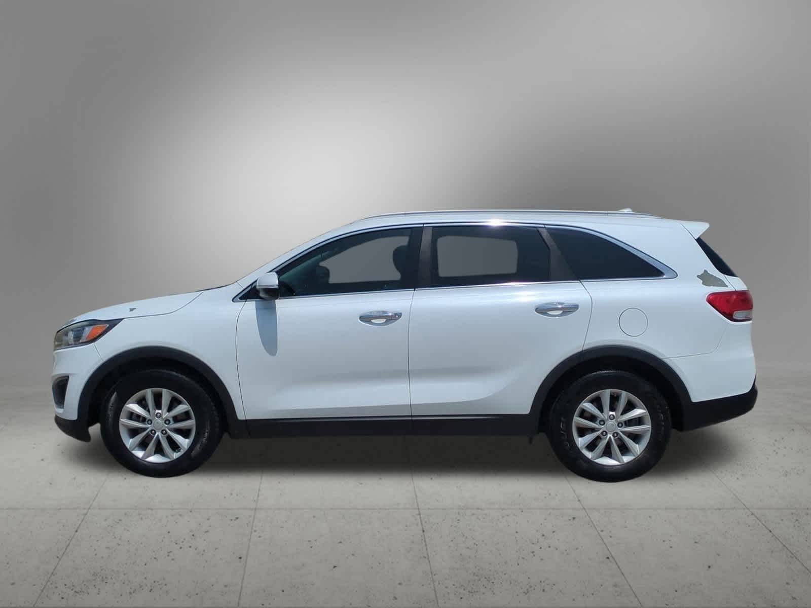 Thumbnail: 2016 Kia Sorento - 3