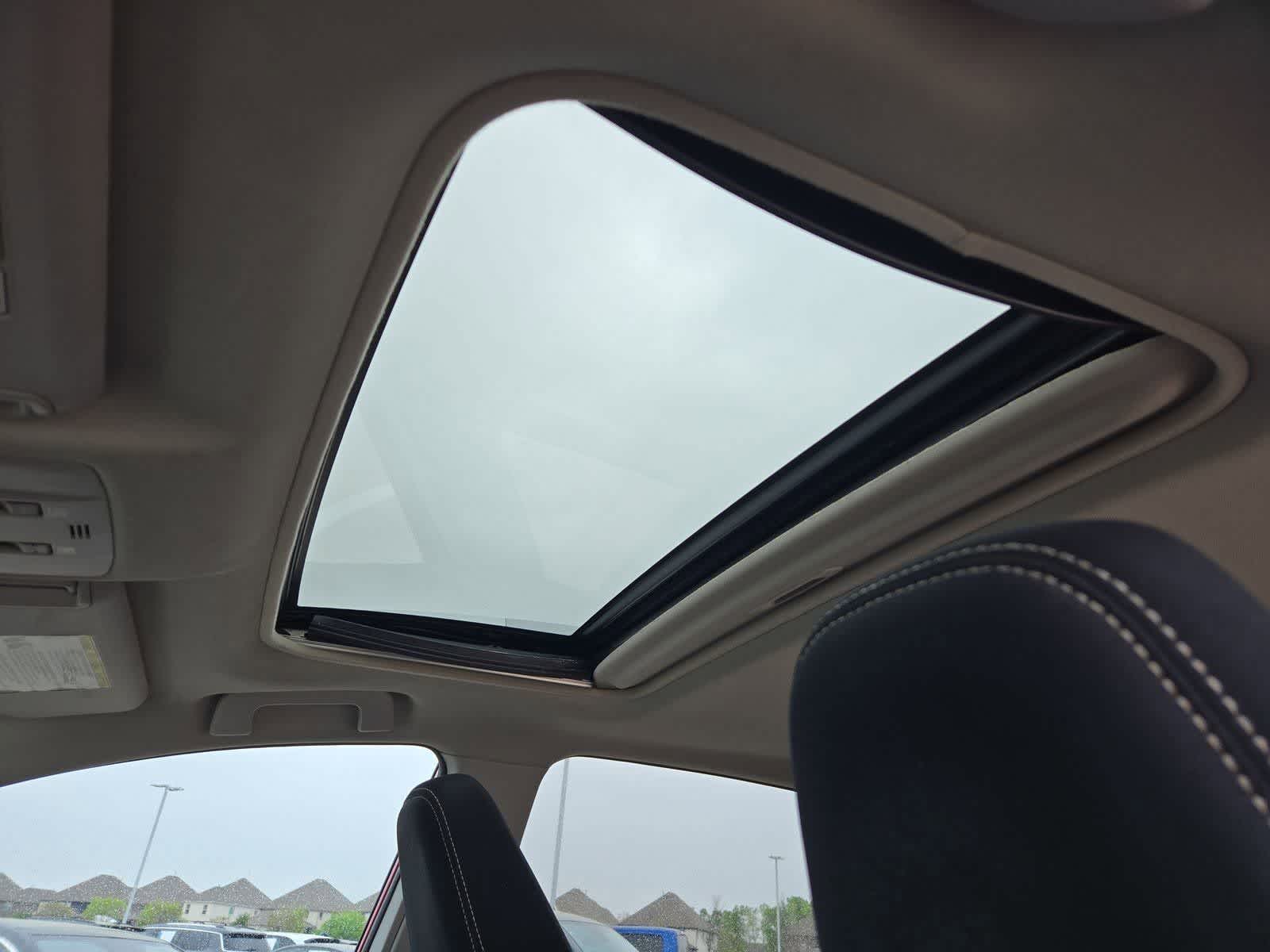 Thumbnail: 2014 Toyota RAV4 - 18