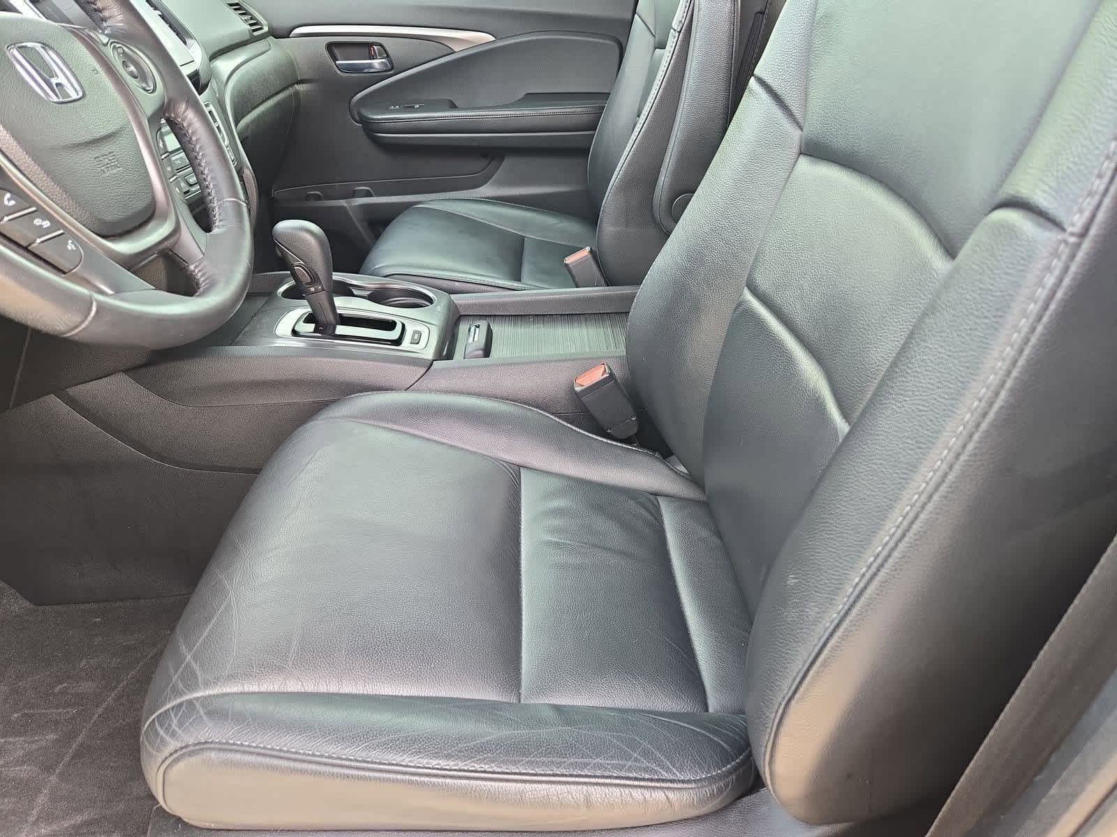 Thumbnail: 2018 Honda Pilot - 15