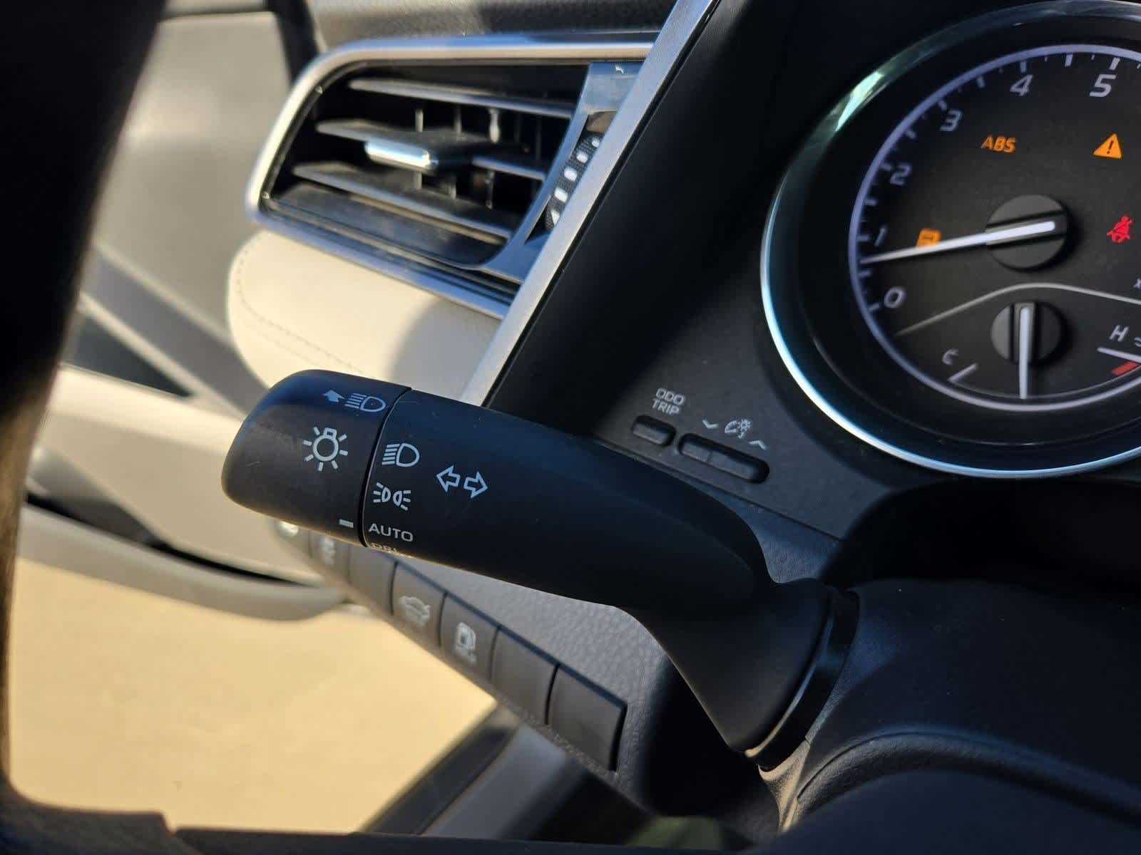 Thumbnail: 2020 Toyota Camry - 25