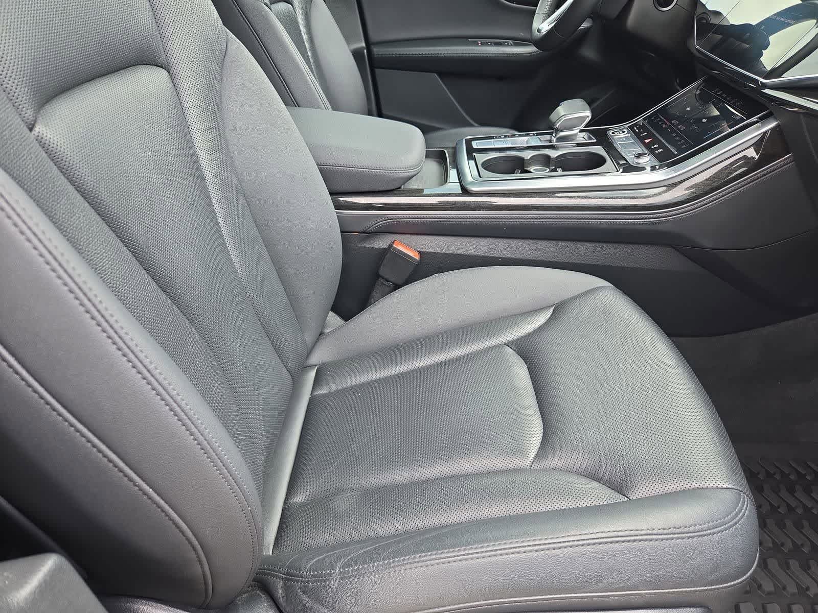 Thumbnail: 2021 Audi Q7 - 21