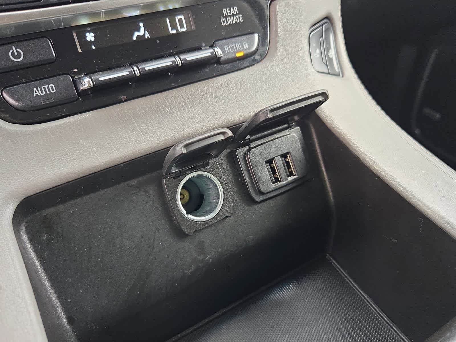 Thumbnail: 2015 Chevrolet Tahoe - 31