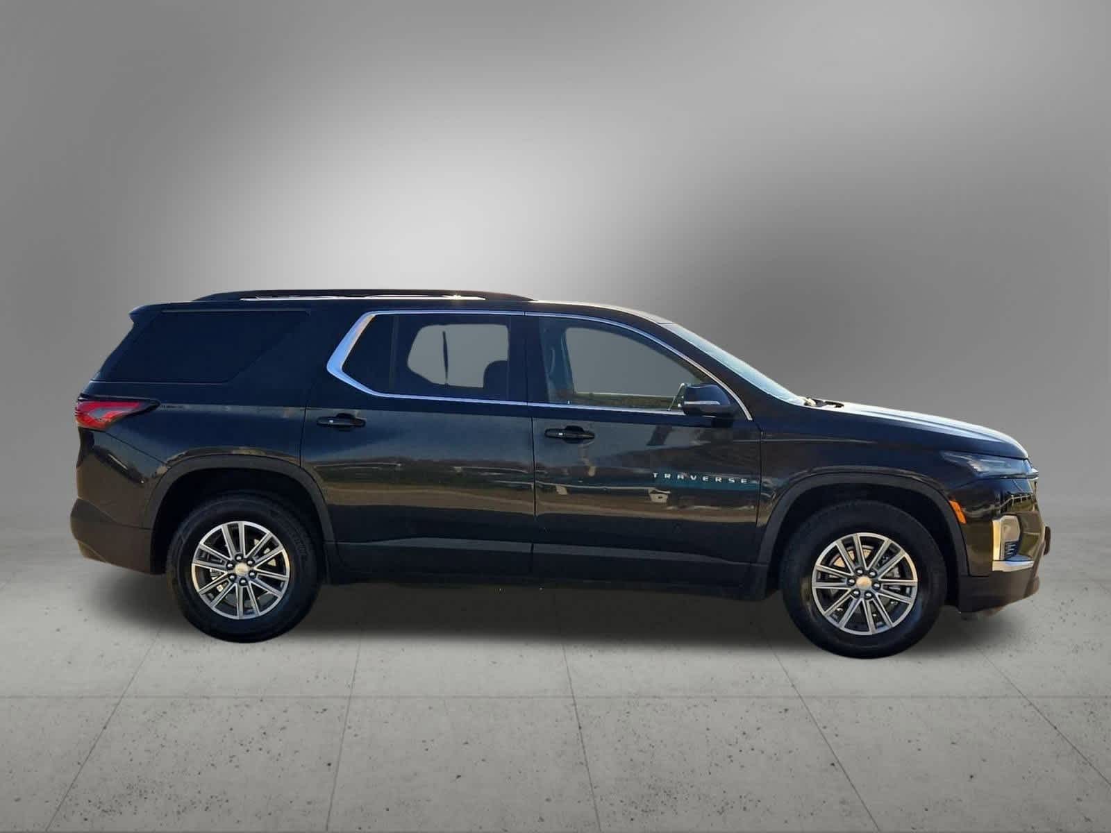 Thumbnail: 2023 Chevrolet Traverse - 7