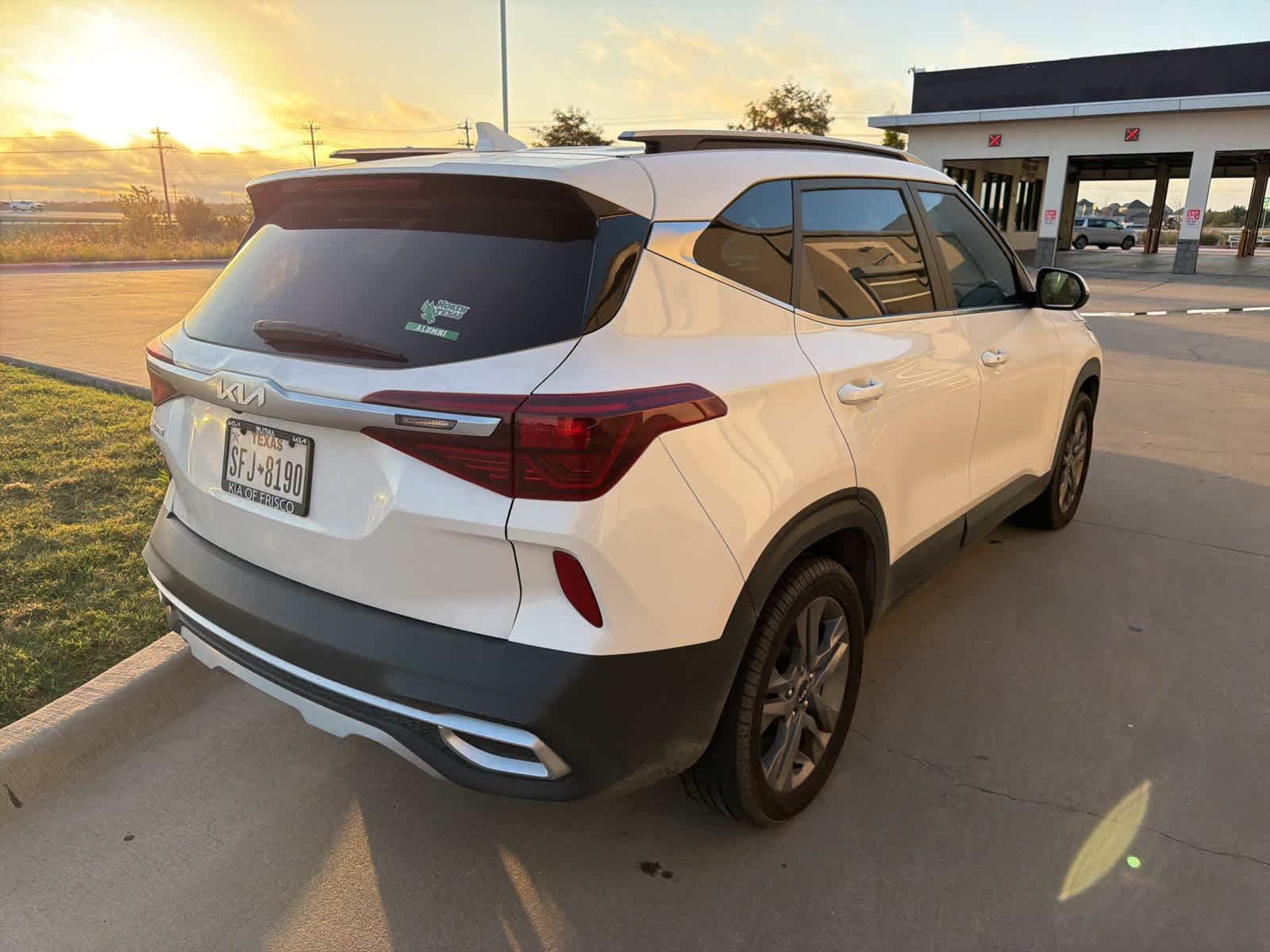 Thumbnail: 2023 Kia Seltos - 3