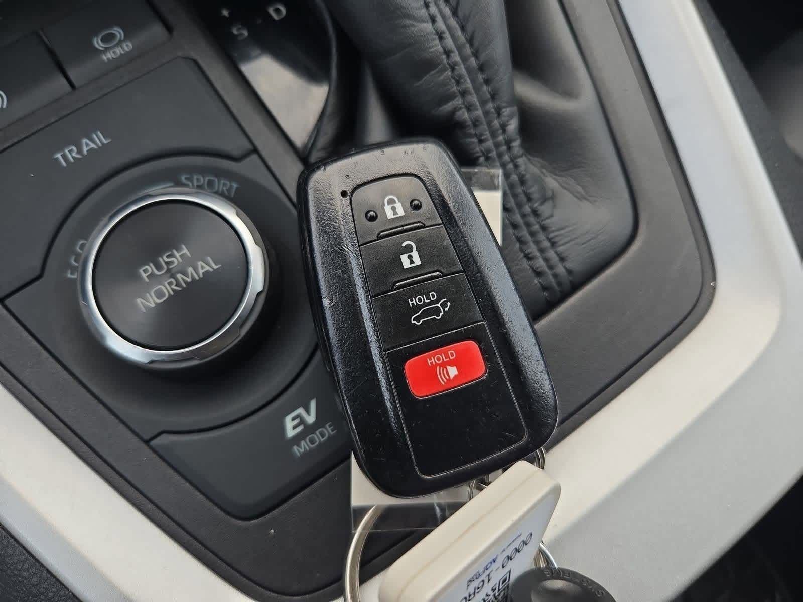 Thumbnail: 2021 Toyota RAV4 - 35