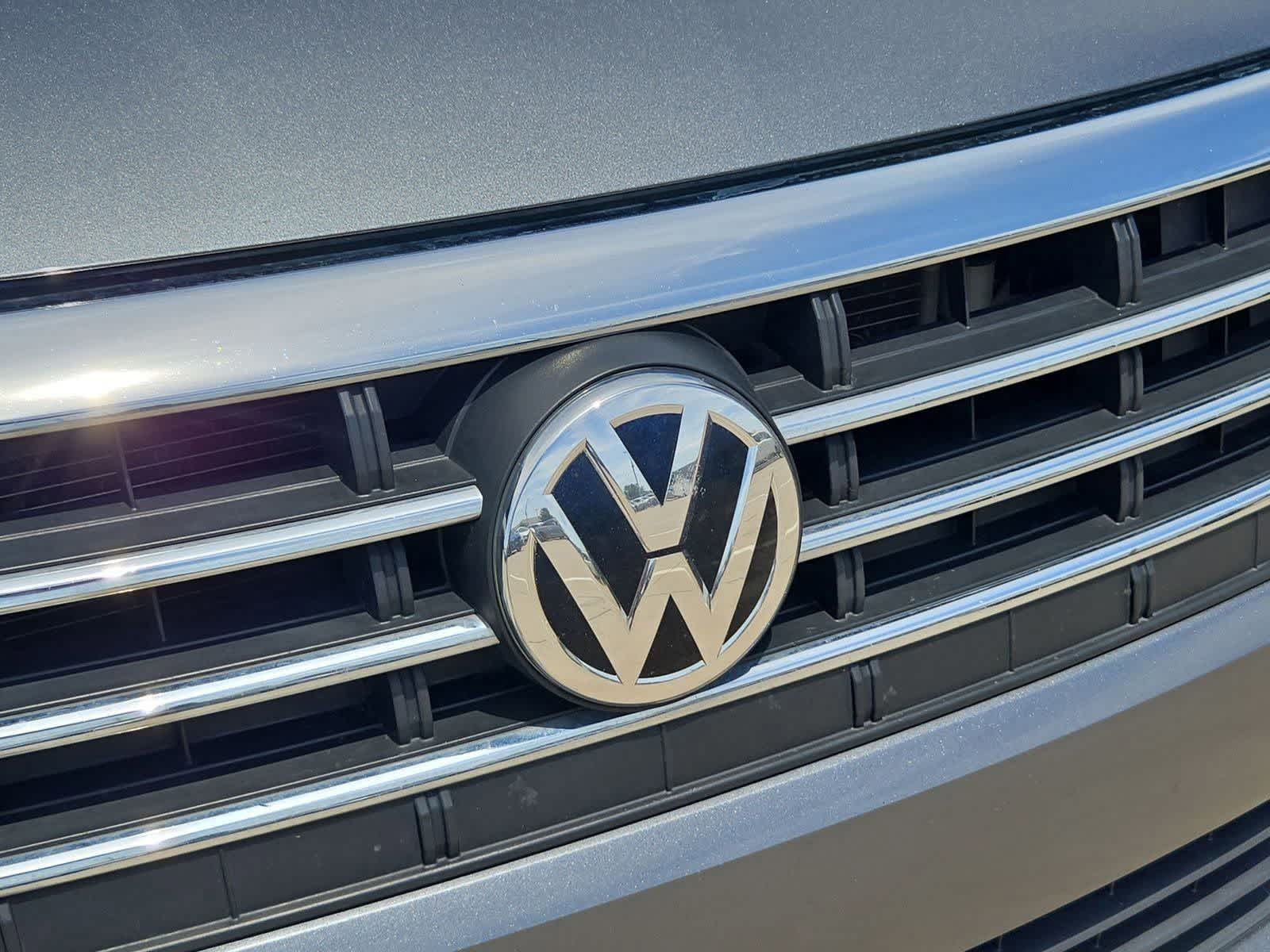 Thumbnail: 2019 Volkswagen Jetta - 10