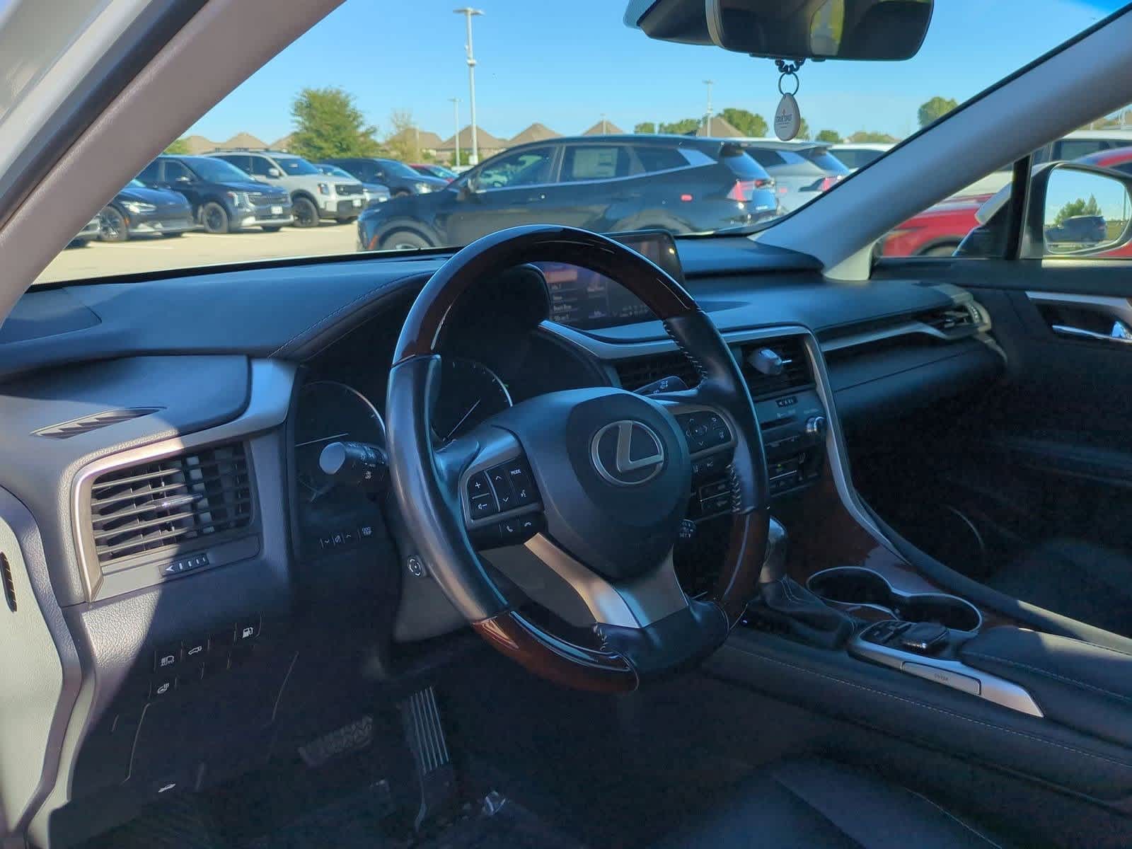 2018 Lexus RX 450hL Luxury photo 2