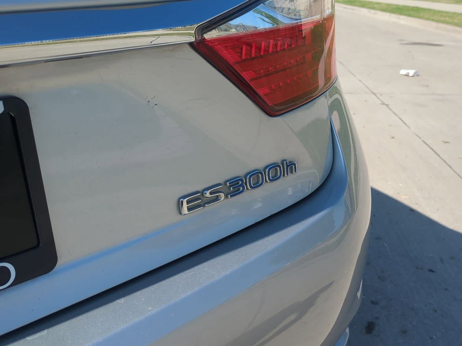 2013 Lexus ES Hybrid 300h 12