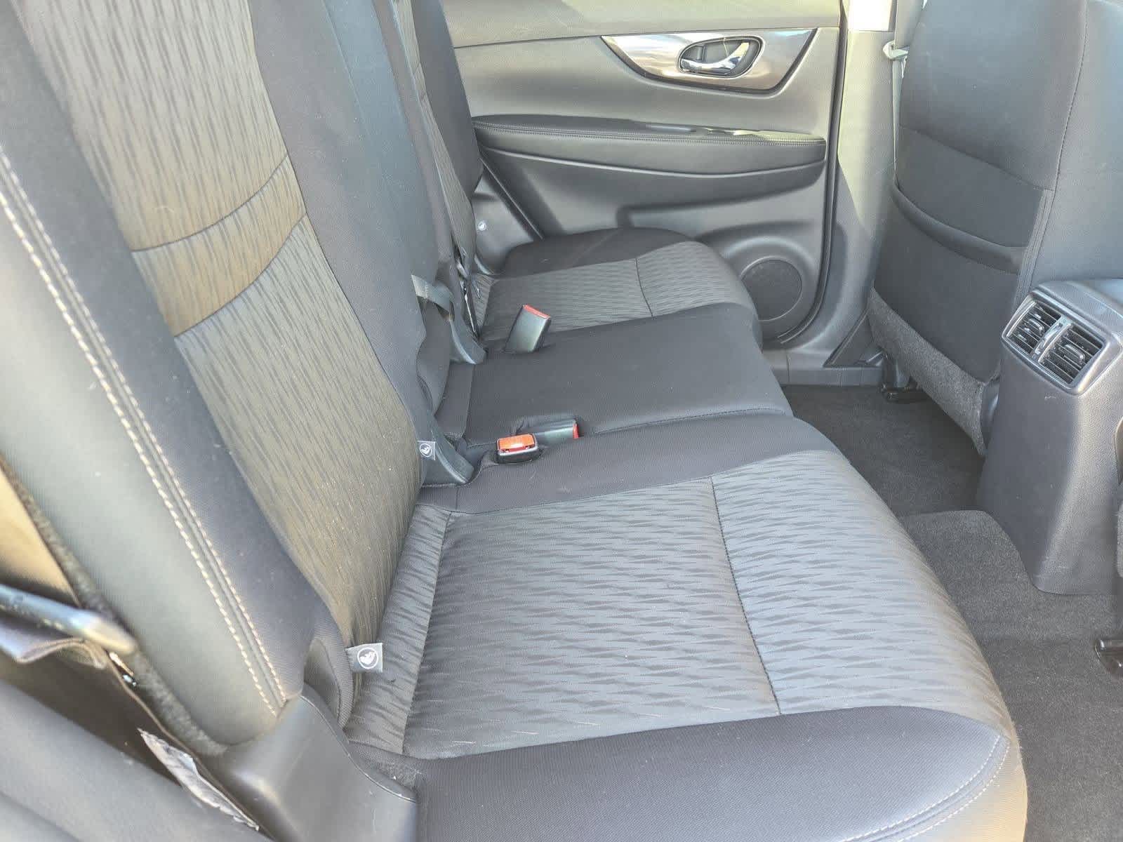 Thumbnail: 2018 Nissan Rogue - 18