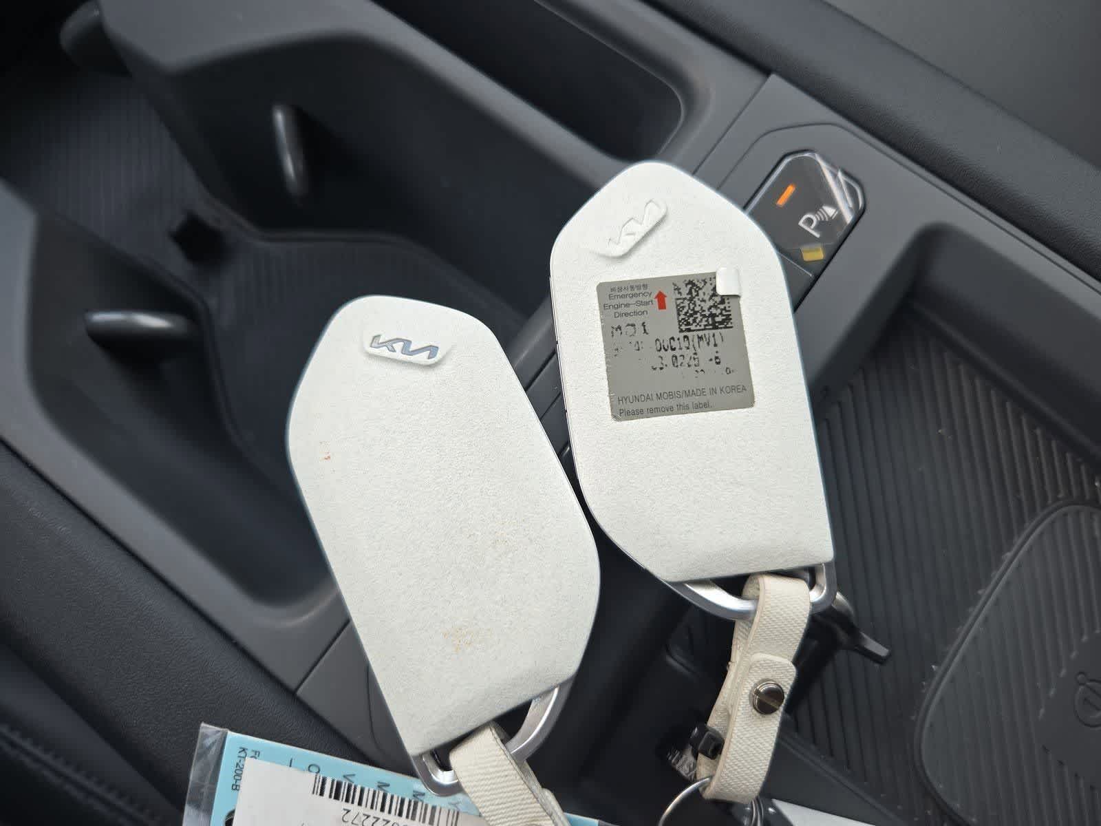 Thumbnail: 2024 Kia EV9 - 32