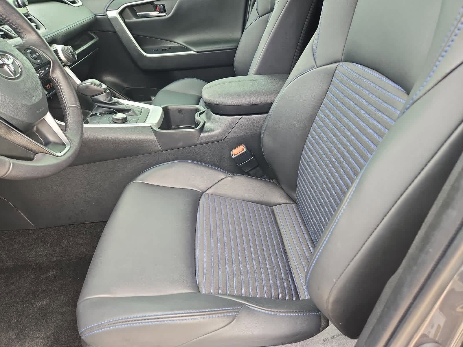 Thumbnail: 2022 Toyota RAV4 - 15