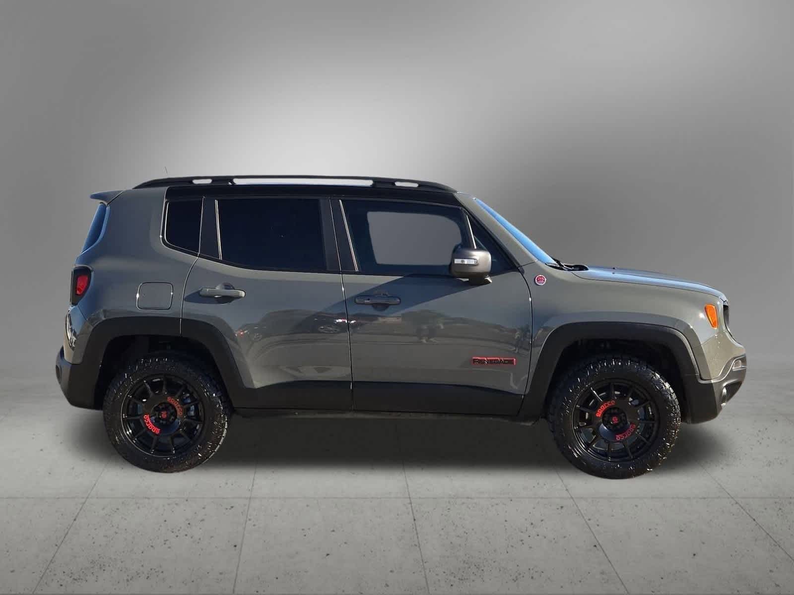 Thumbnail: 2021 Jeep Renegade - 7