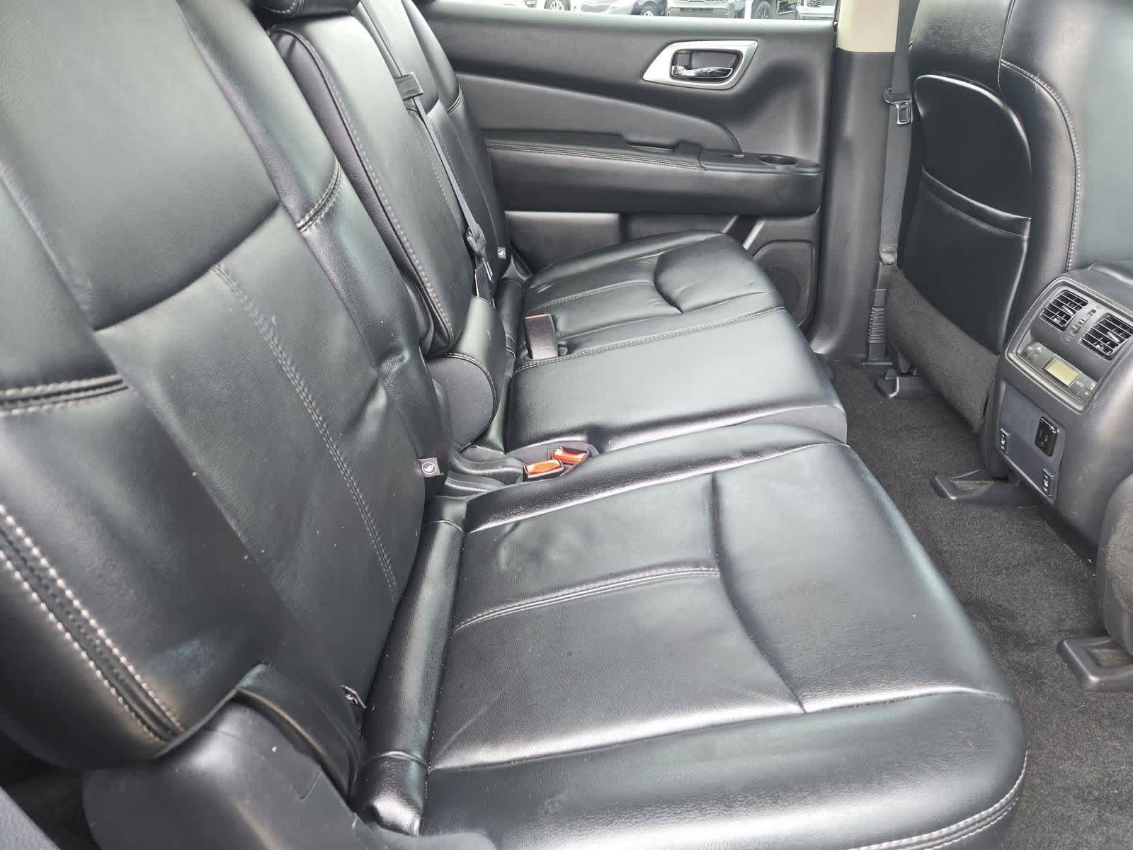 Thumbnail: 2015 Nissan Pathfinder - 19