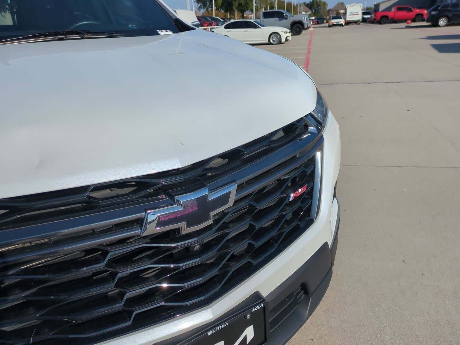 Thumbnail: 2022 Chevrolet Traverse - 11