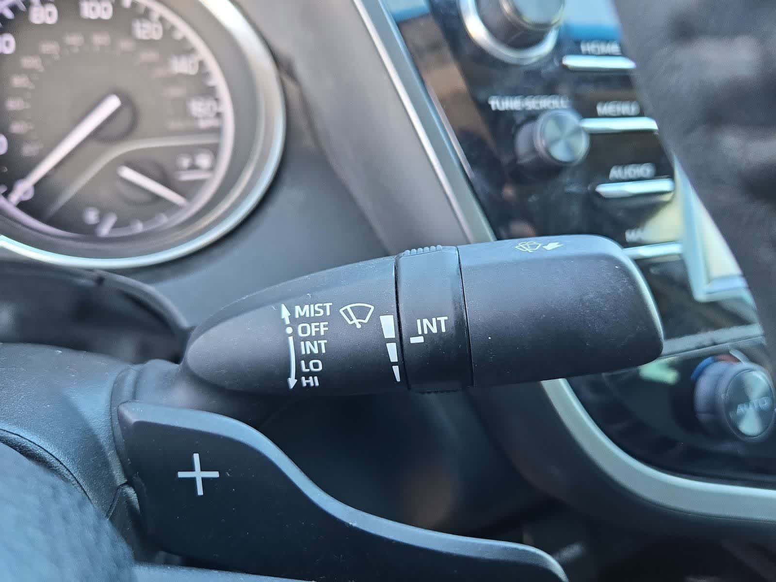 Thumbnail: 2020 Toyota Camry - 23