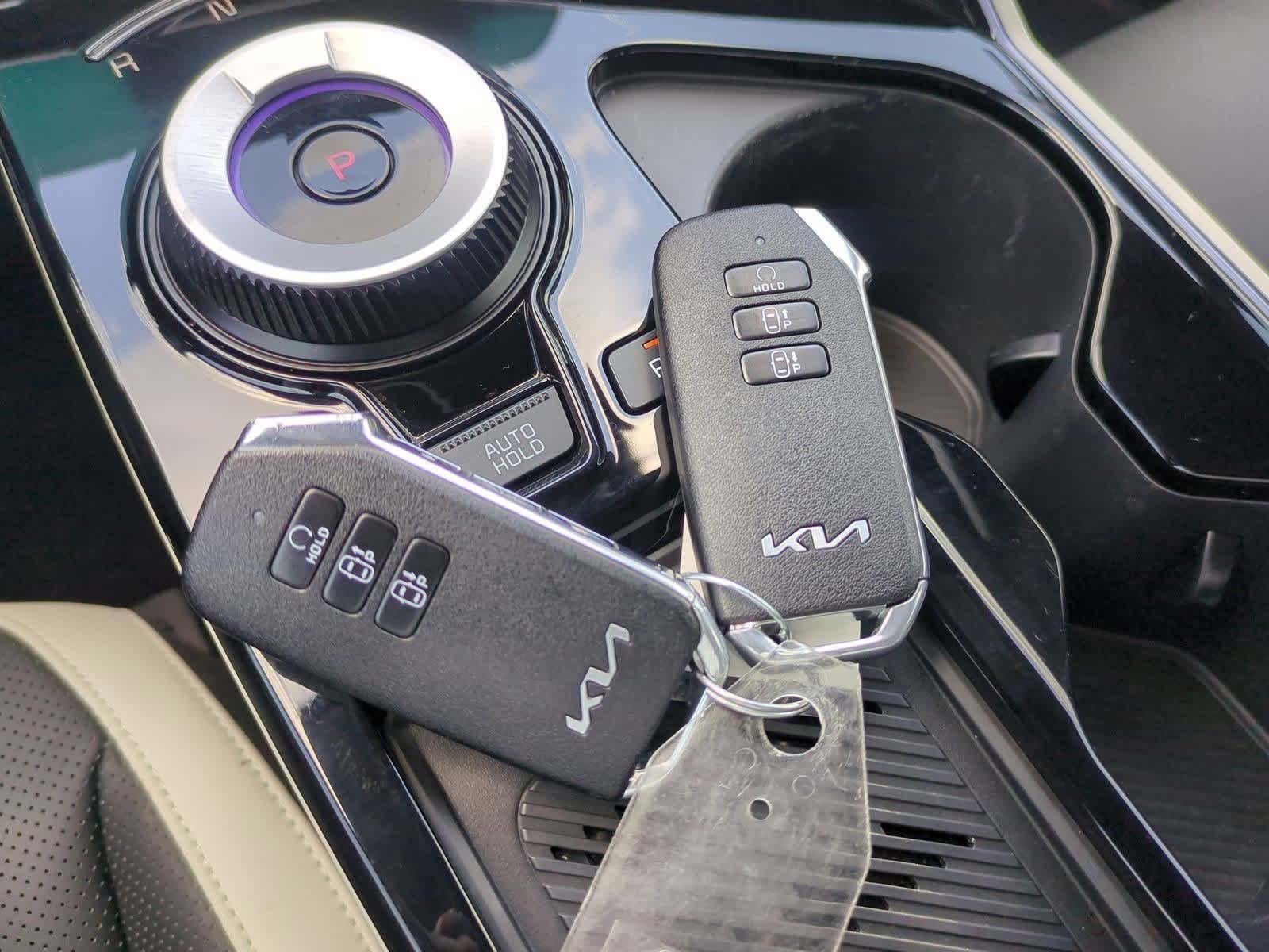 Thumbnail: 2022 Kia EV6 - 36