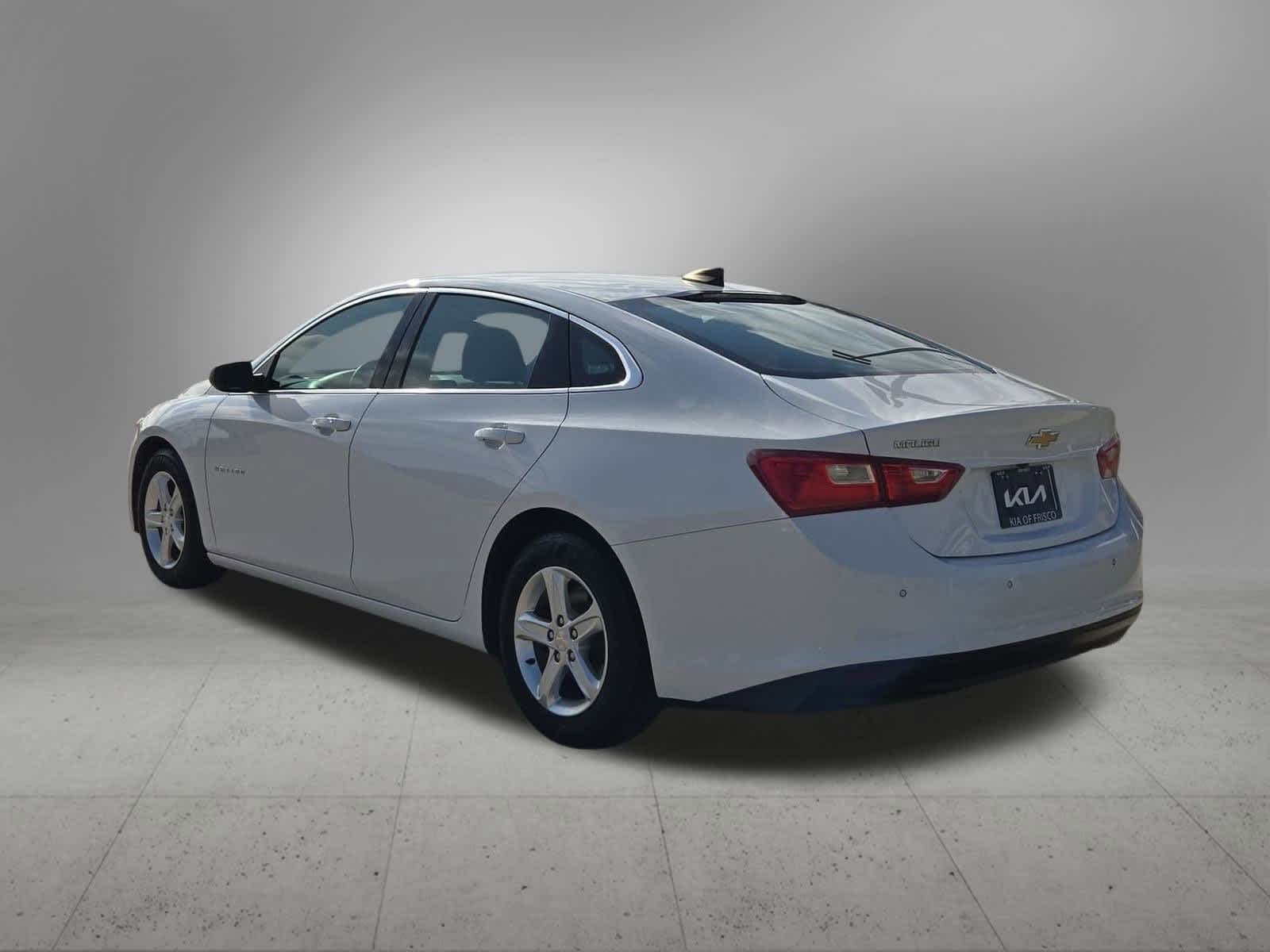 Thumbnail: 2022 Chevrolet Malibu - 4