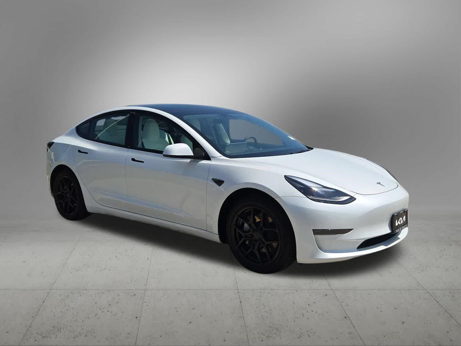 Thumbnail: 2023 Tesla Model 3 - 7