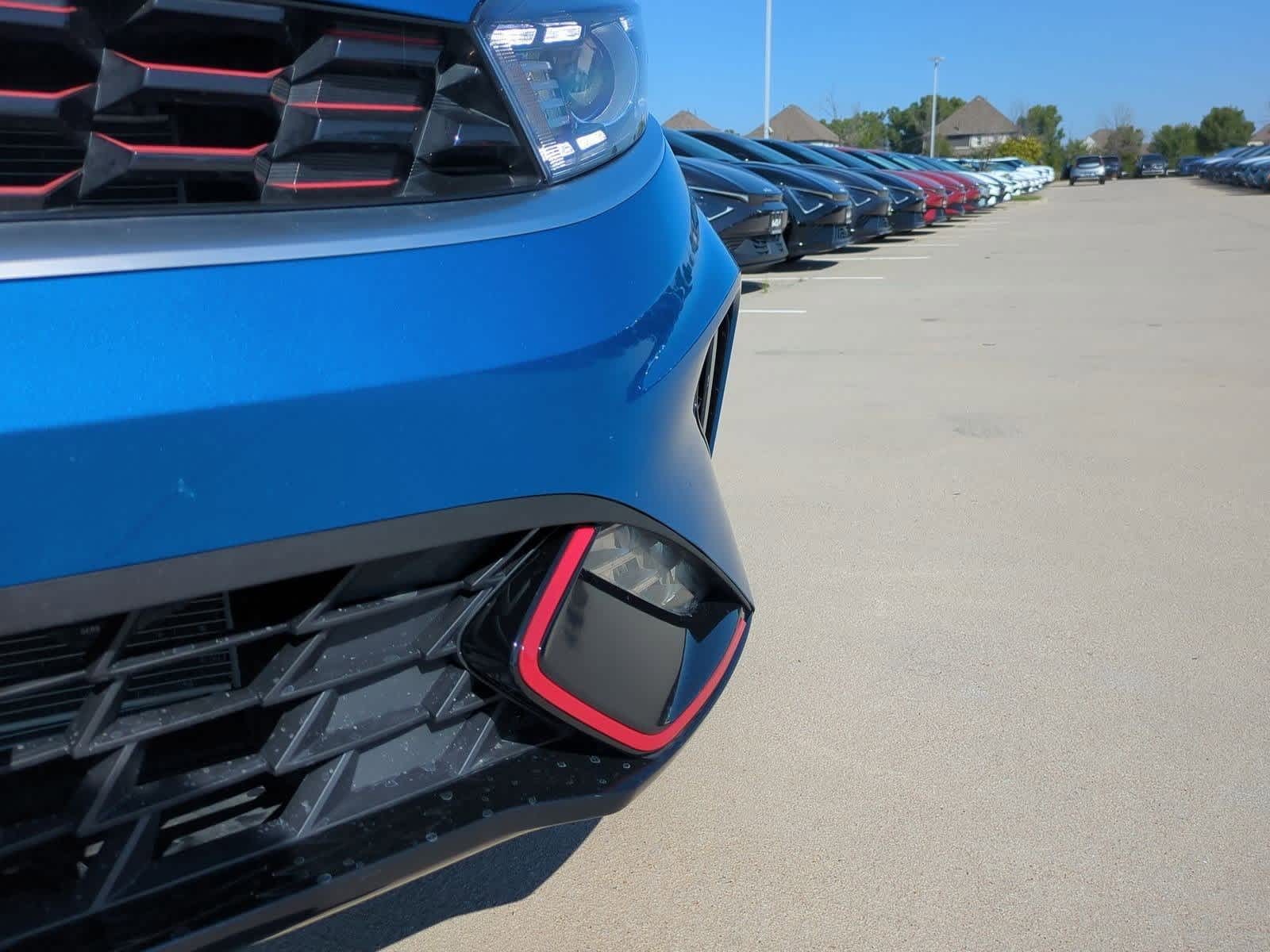 Thumbnail: 2023 Kia Forte - 10