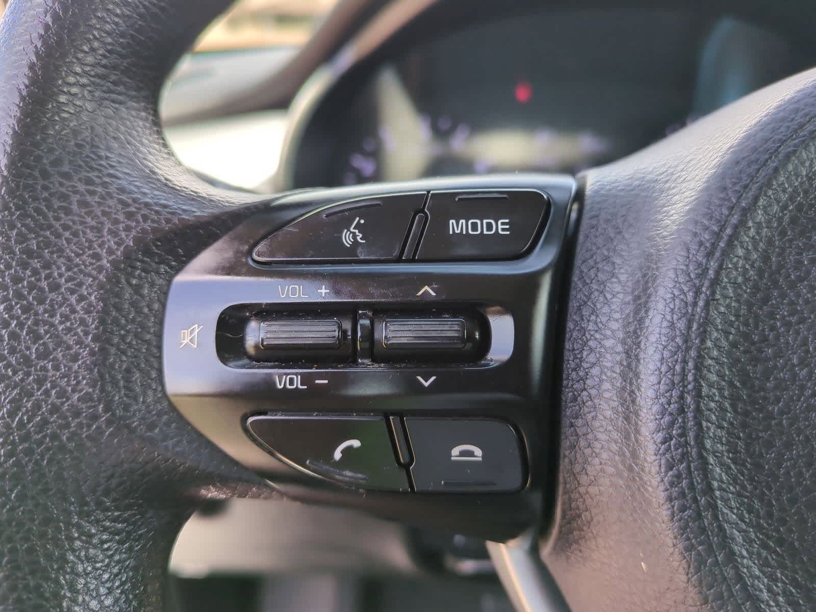 Thumbnail: 2020 Kia Rio - 22