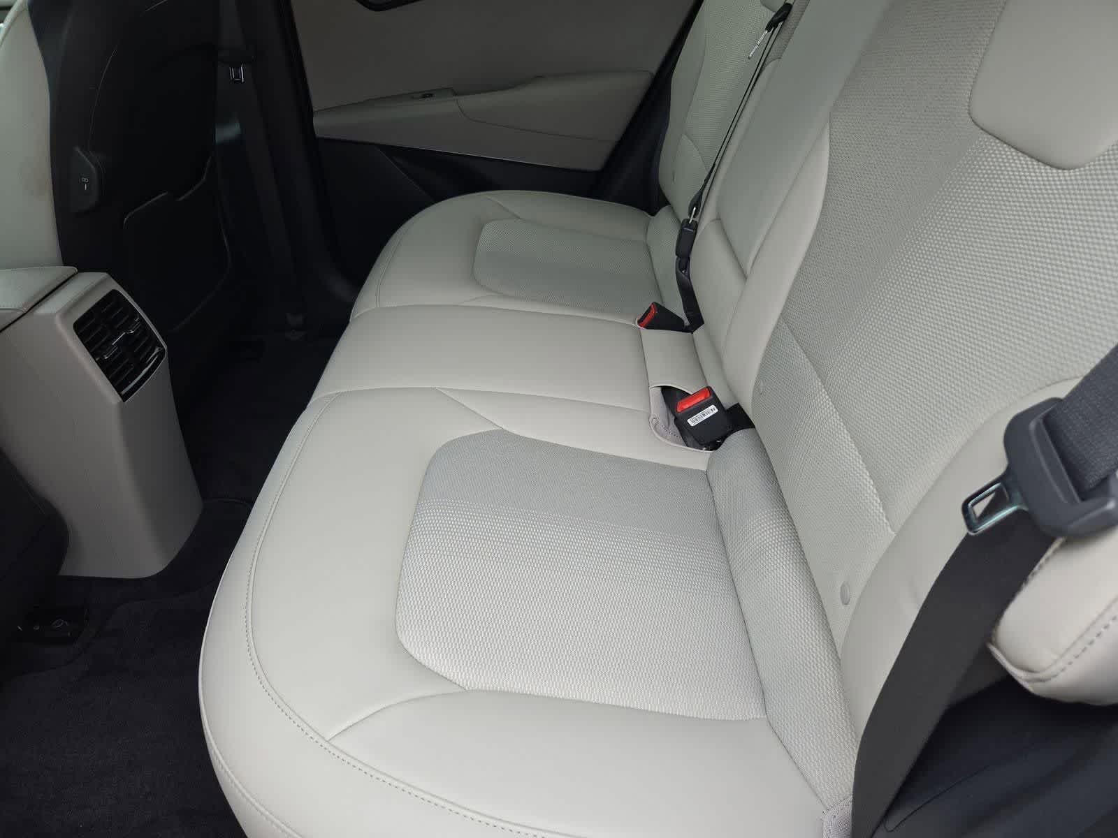 Thumbnail: 2023 Kia Niro - 17