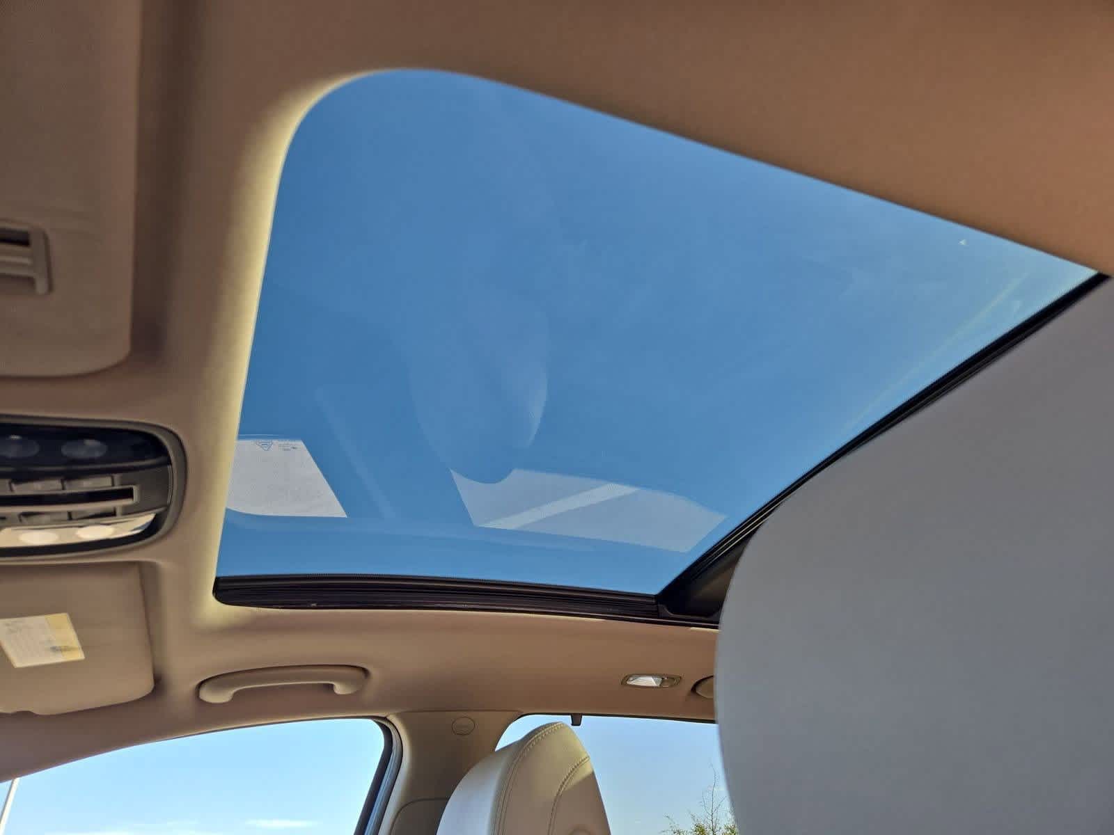 Thumbnail: 2017 Kia Sorento - 18