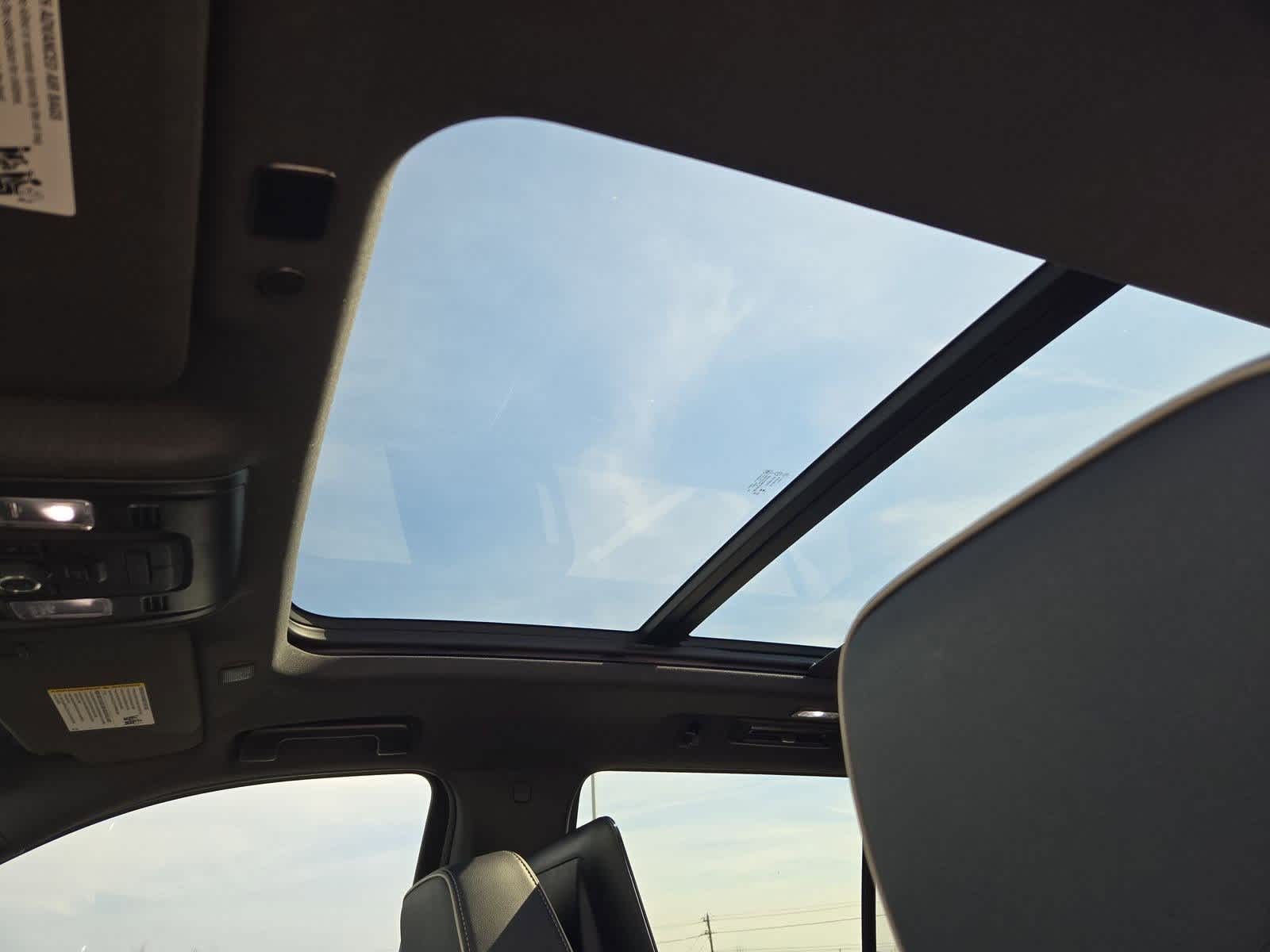 Thumbnail: 2023 Chevrolet Tahoe - 17