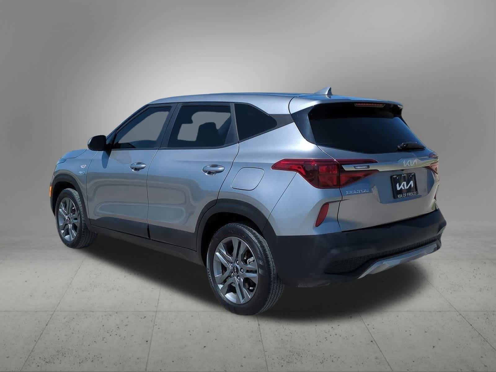 Thumbnail: 2022 Kia Seltos - 4