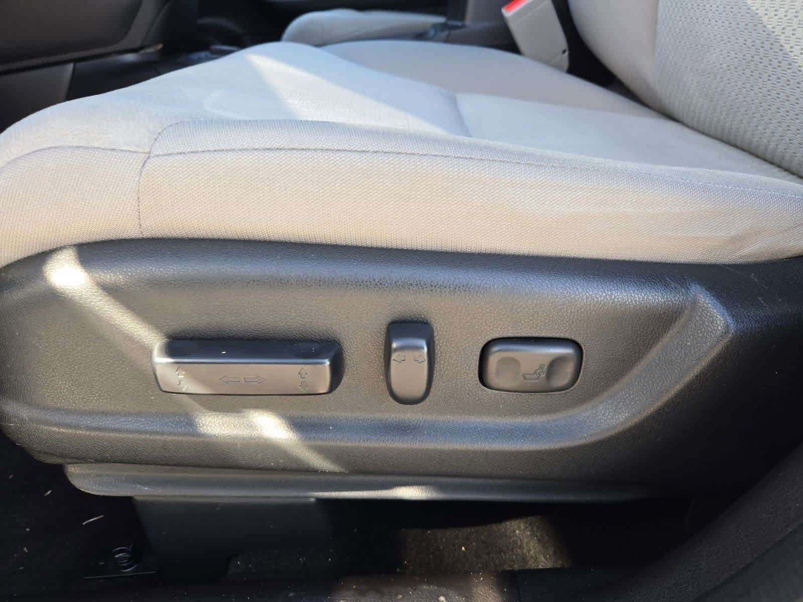 Thumbnail: 2016 Honda CR-V - 17