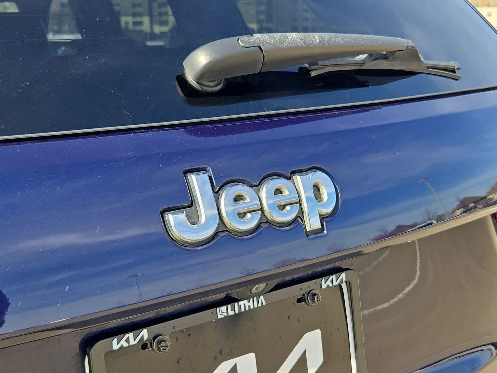 Thumbnail: 2018 Jeep Grand Cherokee - 11