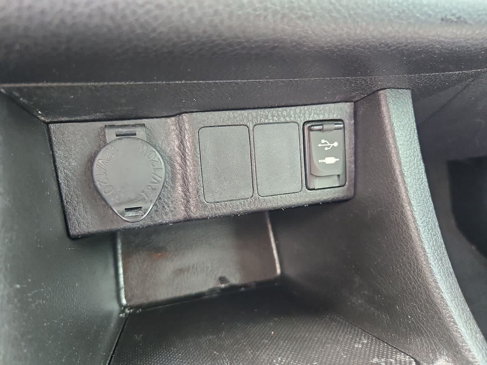 2017 Toyota Corolla LE - Photo 28