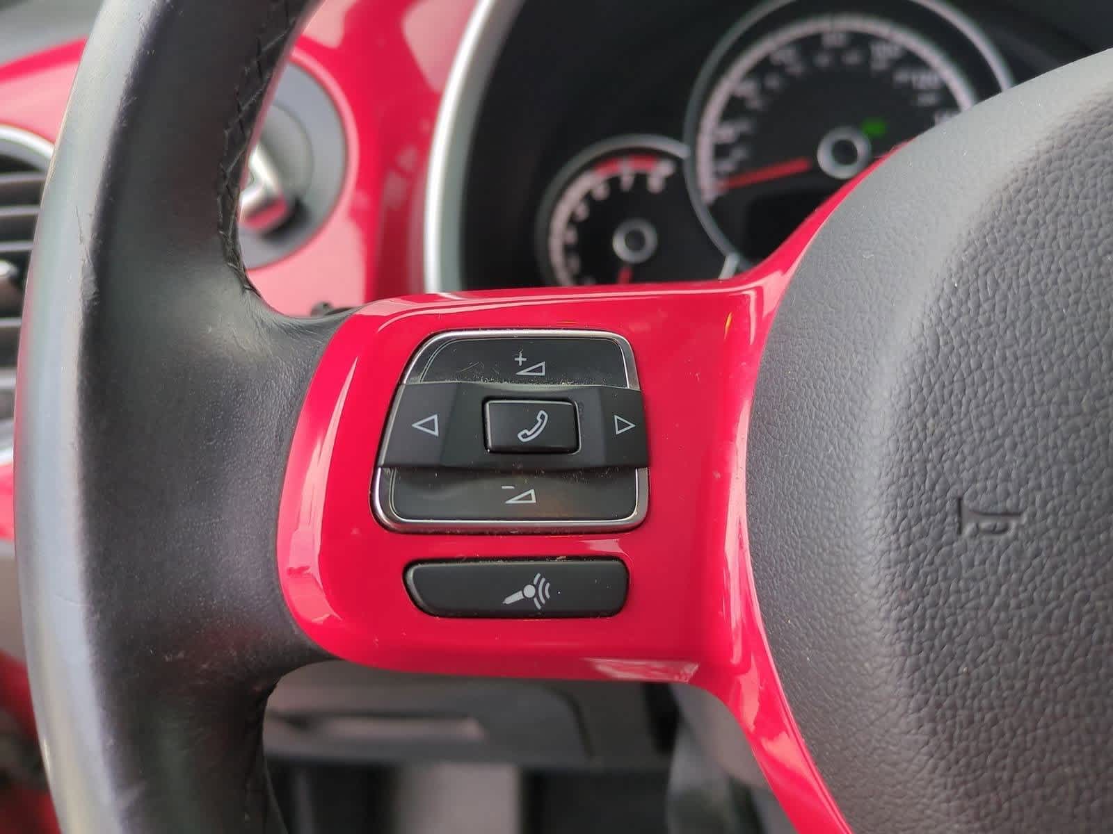 Thumbnail: 2014 Volkswagen Beetle - 20