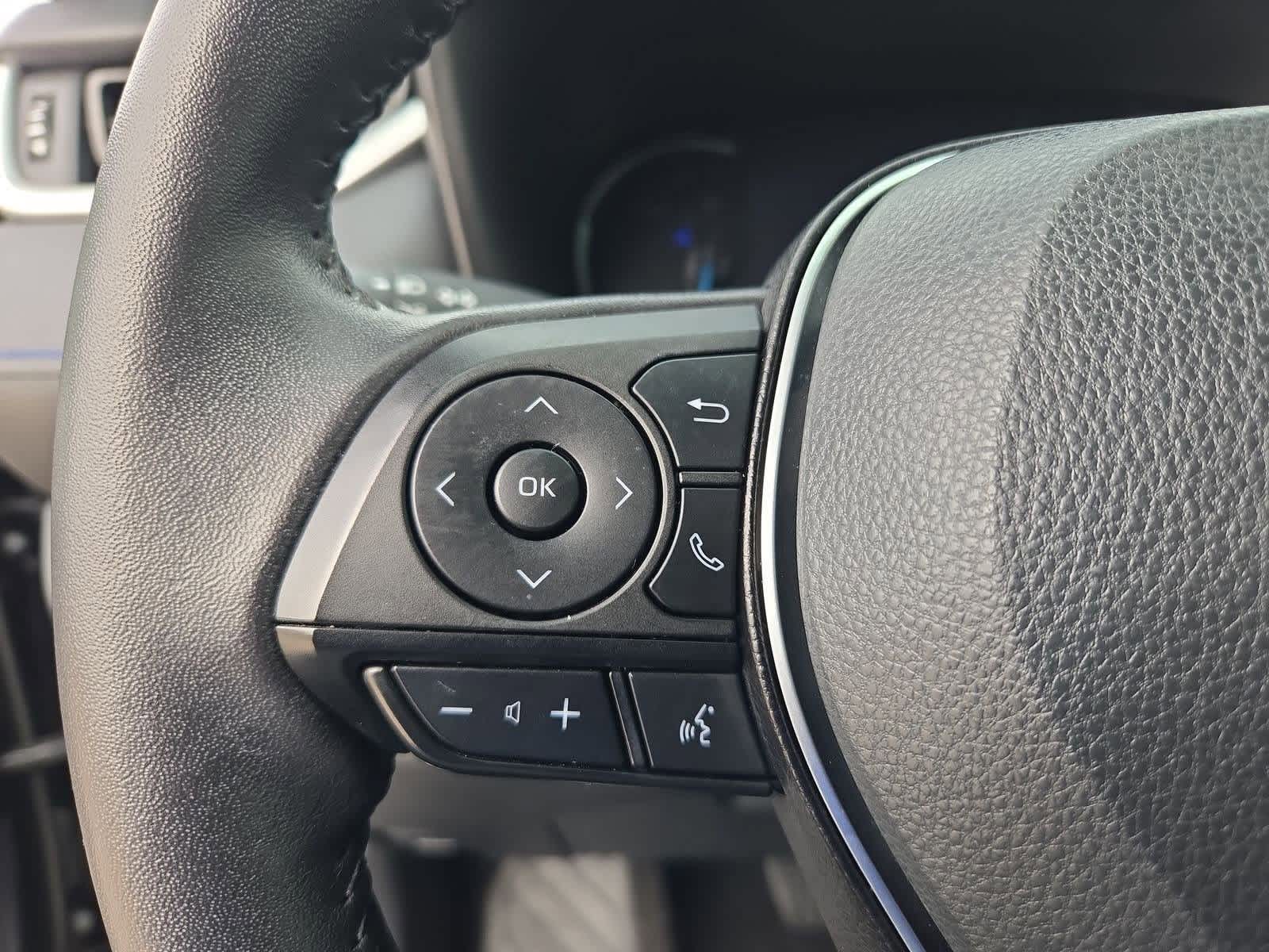 Thumbnail: 2022 Toyota RAV4 - 24