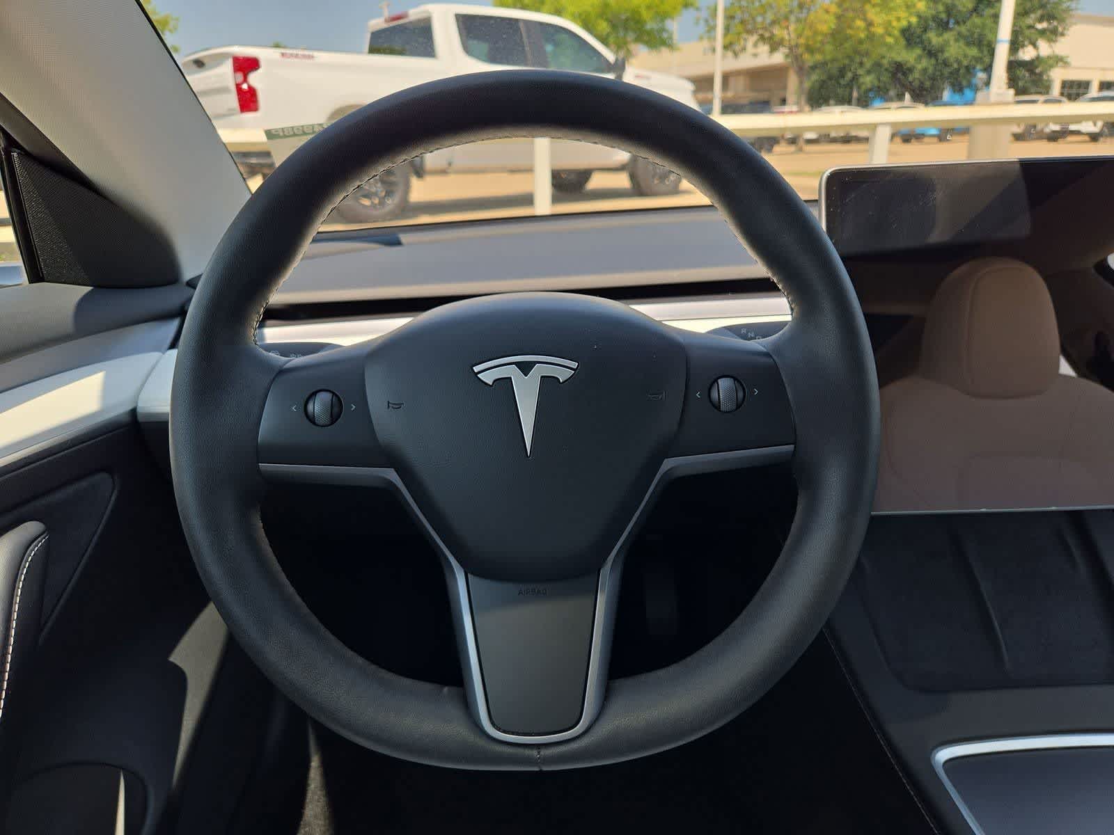 Thumbnail: 2023 Tesla Model 3 - 19