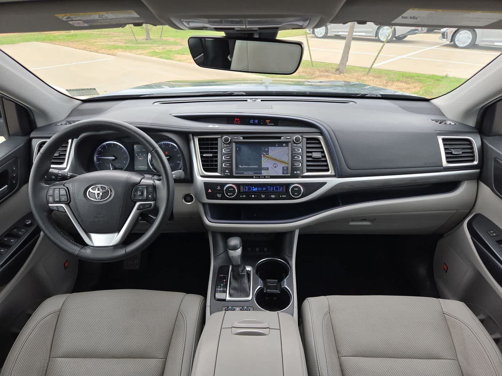 Thumbnail: 2019 Toyota Highlander - 14