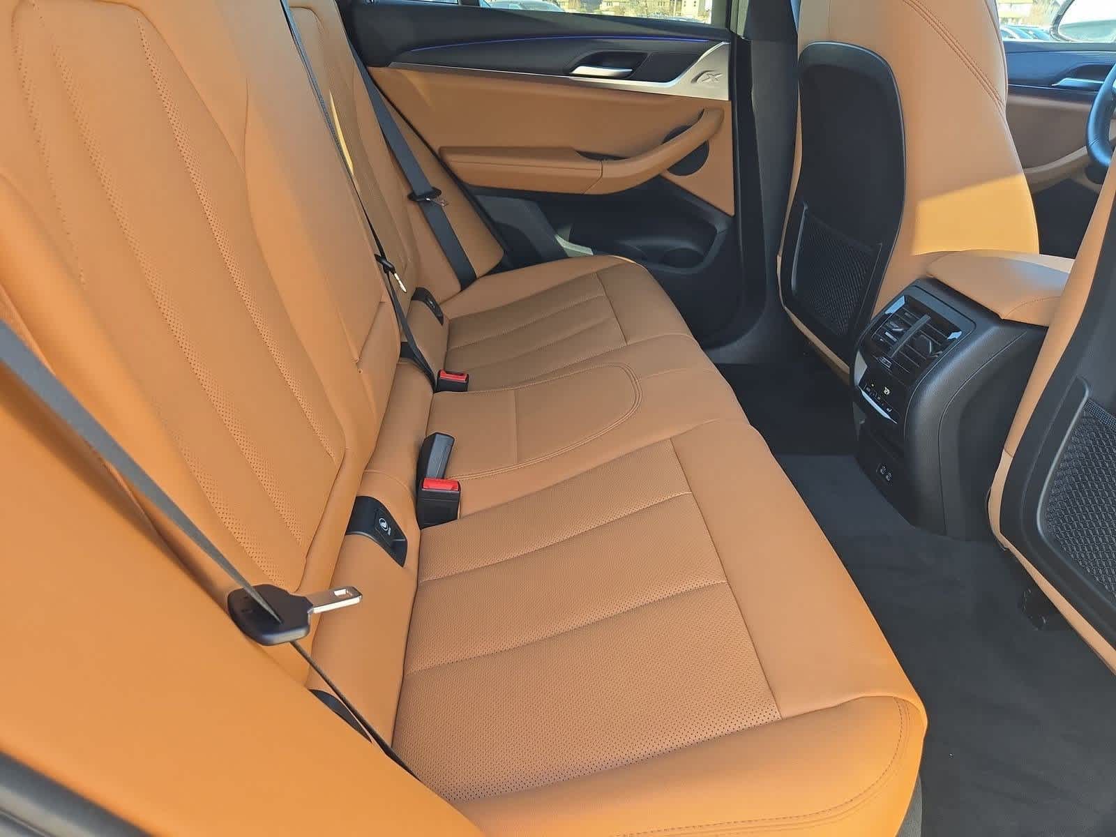 Thumbnail: 2023 BMW X4 - 20