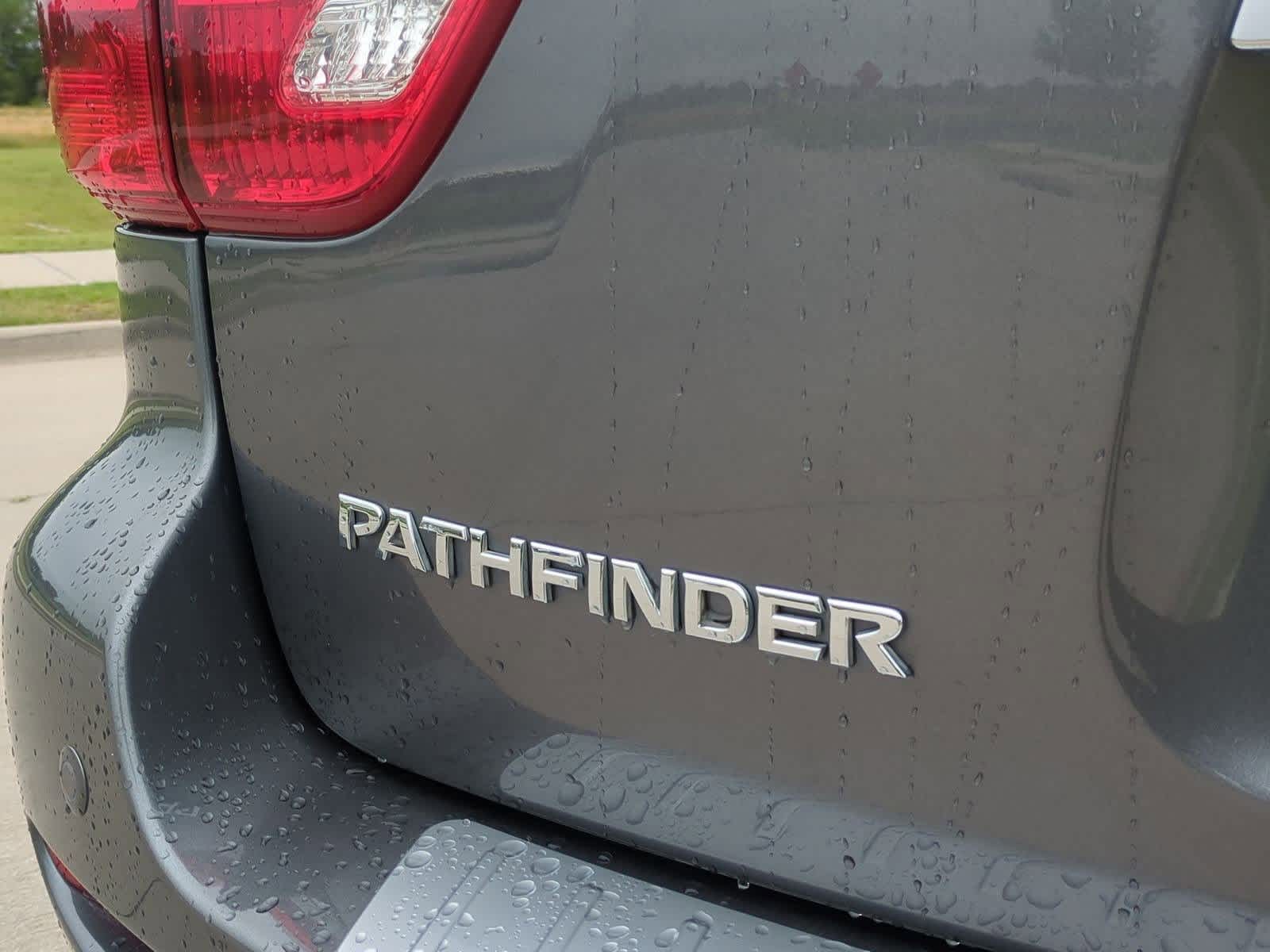 Thumbnail: 2017 Nissan Pathfinder - 12