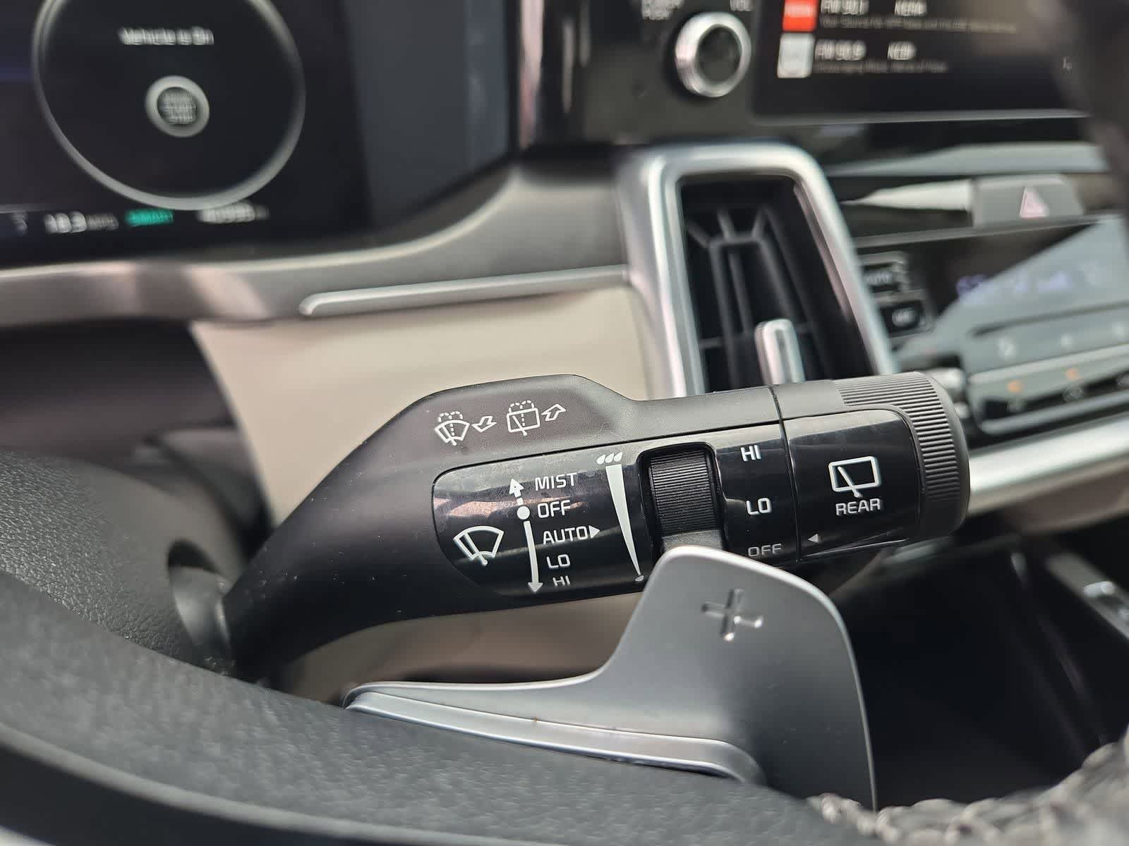 Thumbnail: 2023 Kia Sorento - 25