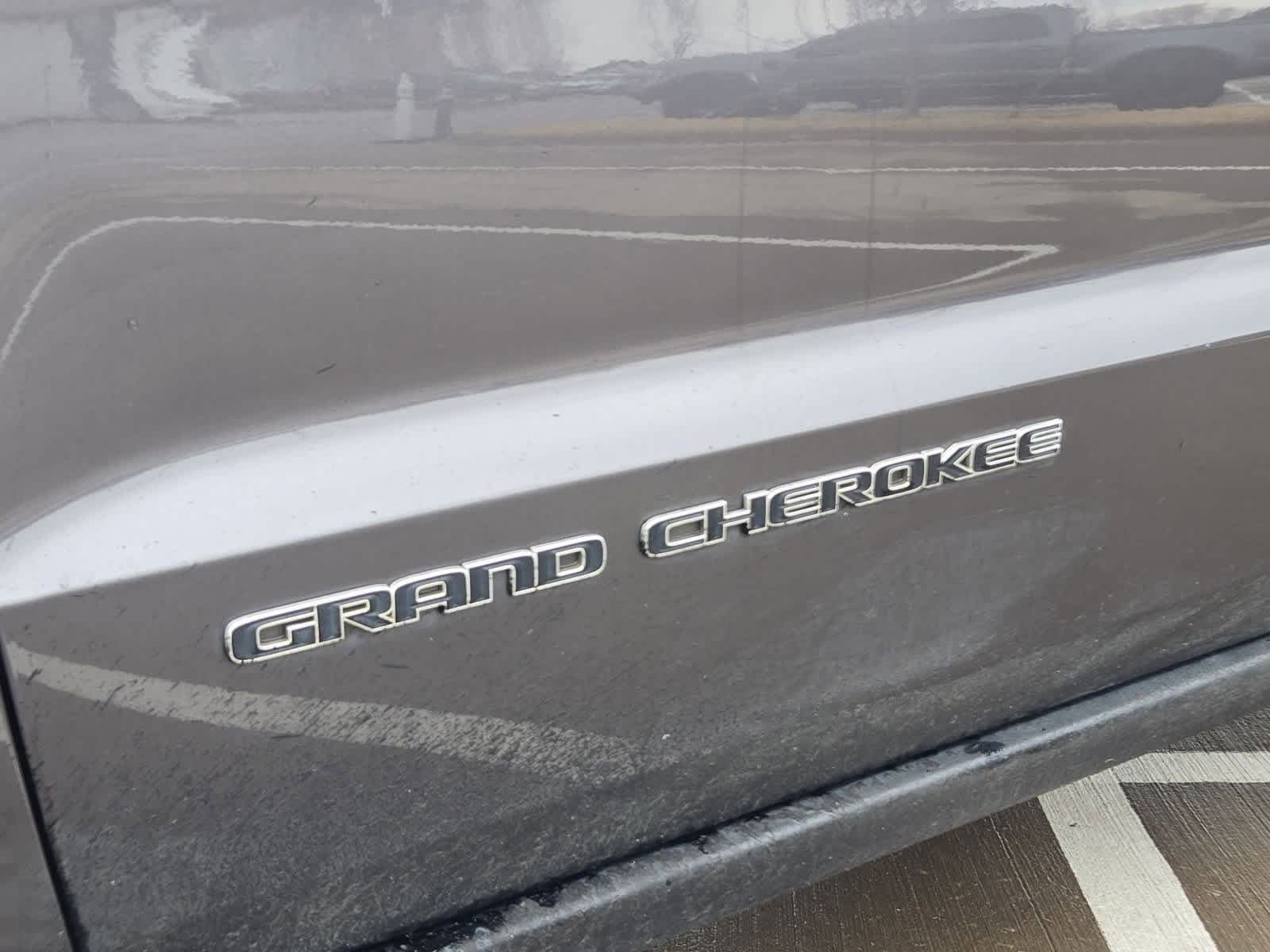 Thumbnail: 2019 Jeep Grand Cherokee - 12