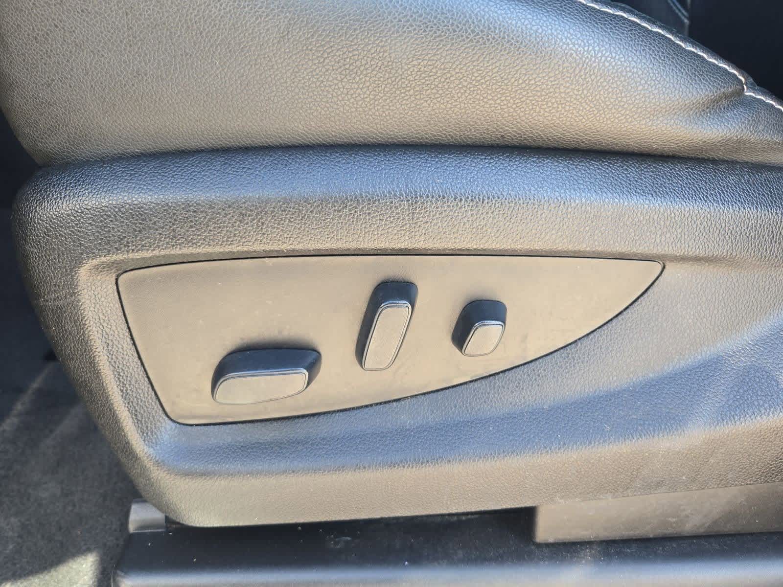 Thumbnail: 2020 Chevrolet Suburban - 16