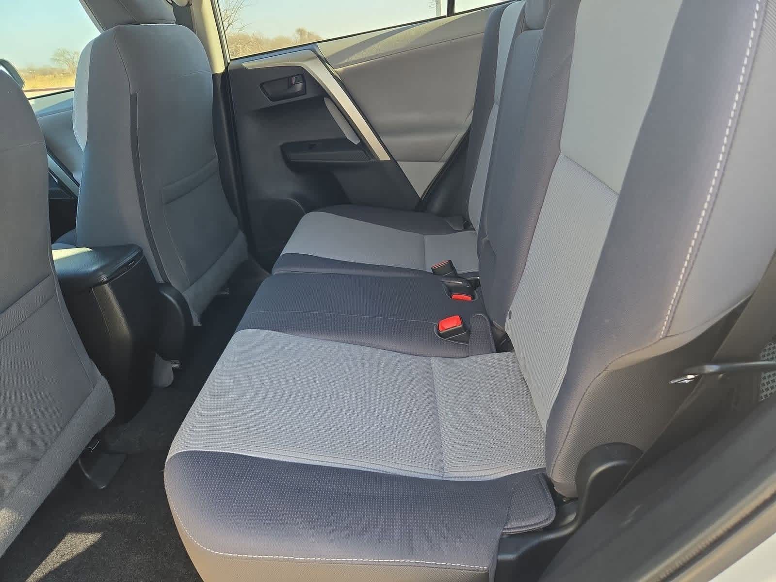 Thumbnail: 2013 Toyota RAV4 - 19