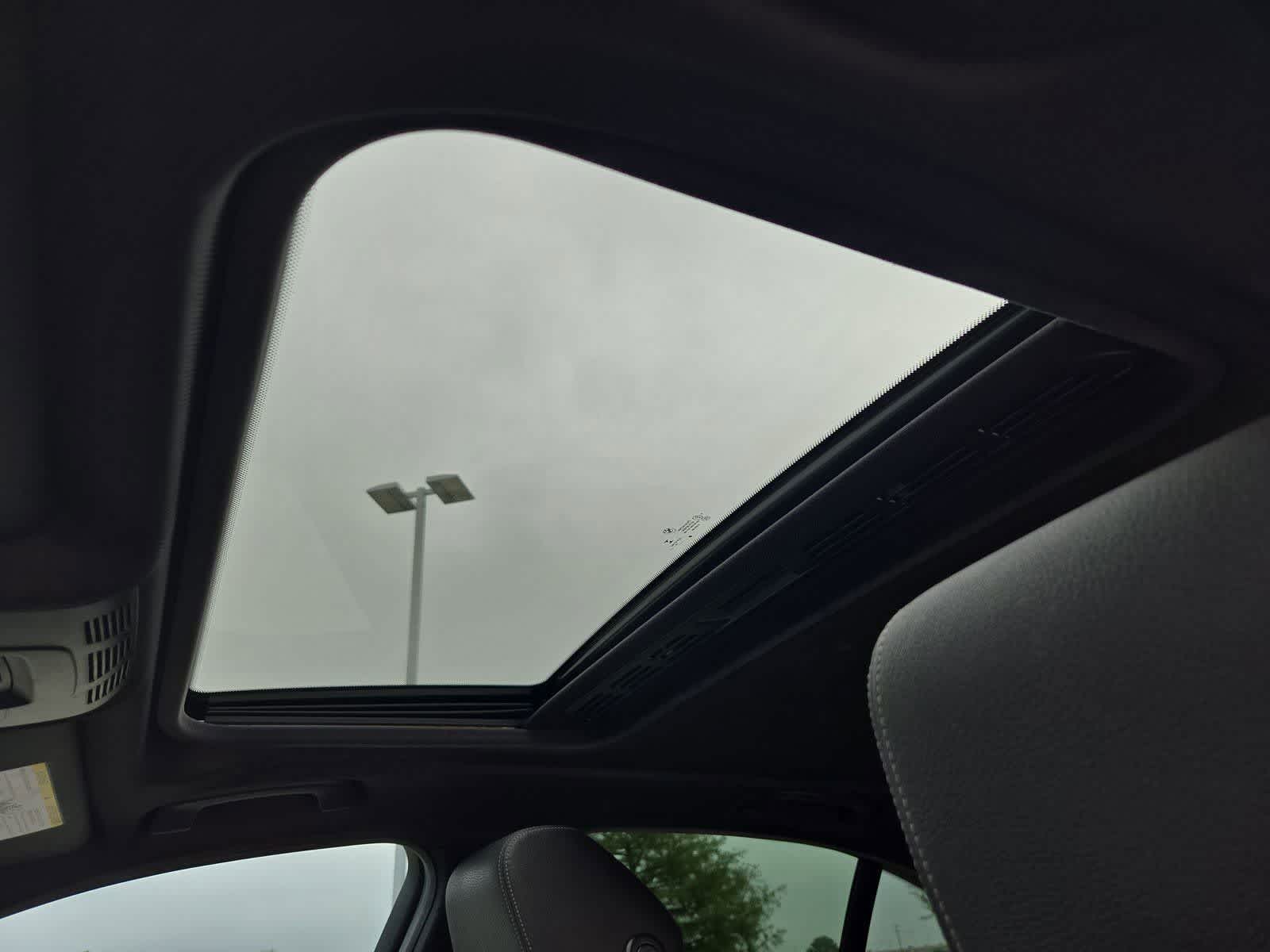 Thumbnail: 2016 BMW 3 Series - 18